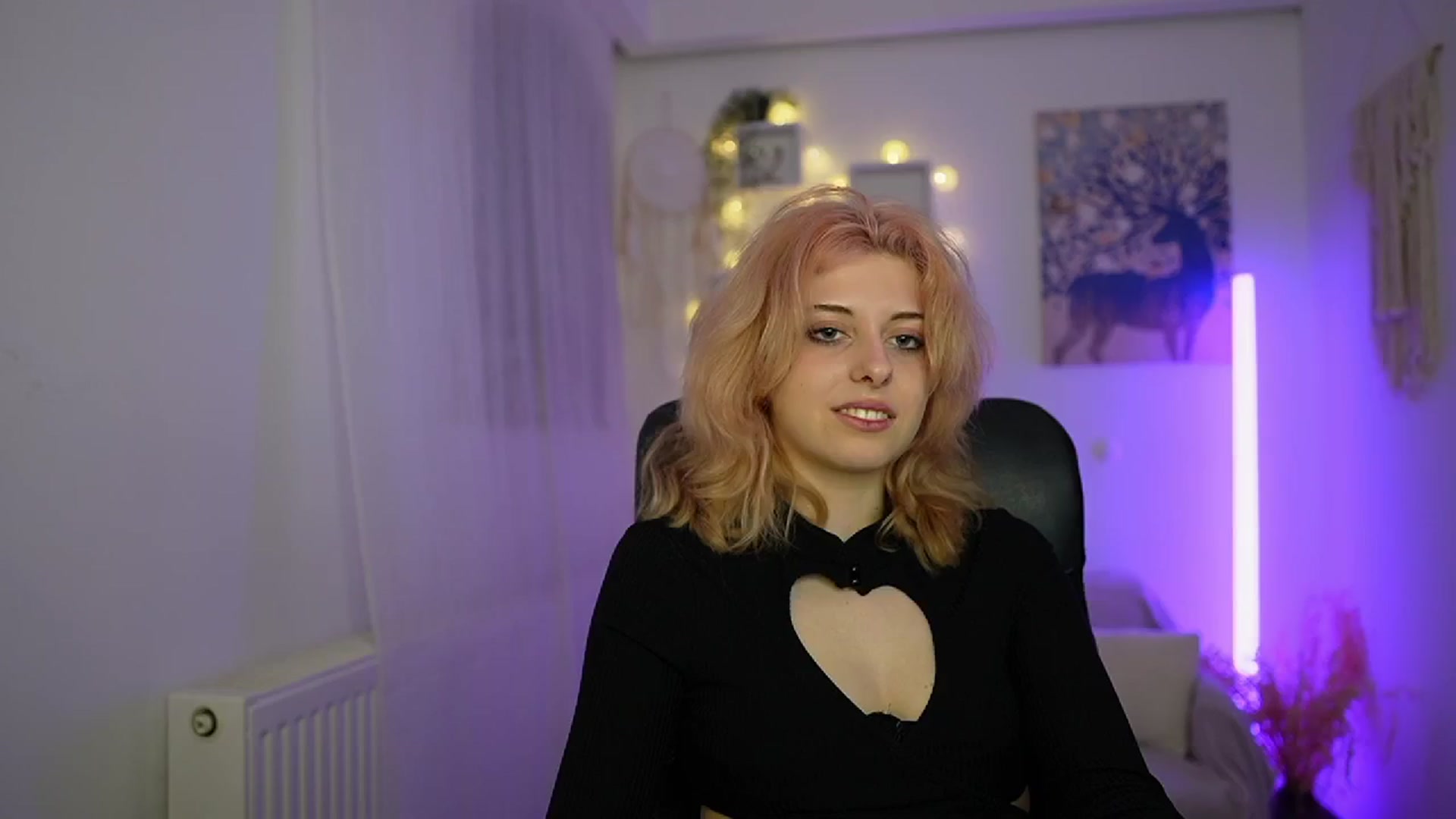 Gallery image thumbnail from Allice_Bong's myfreecams stream on, 02/28/2024, 20:40 image 6 of 20