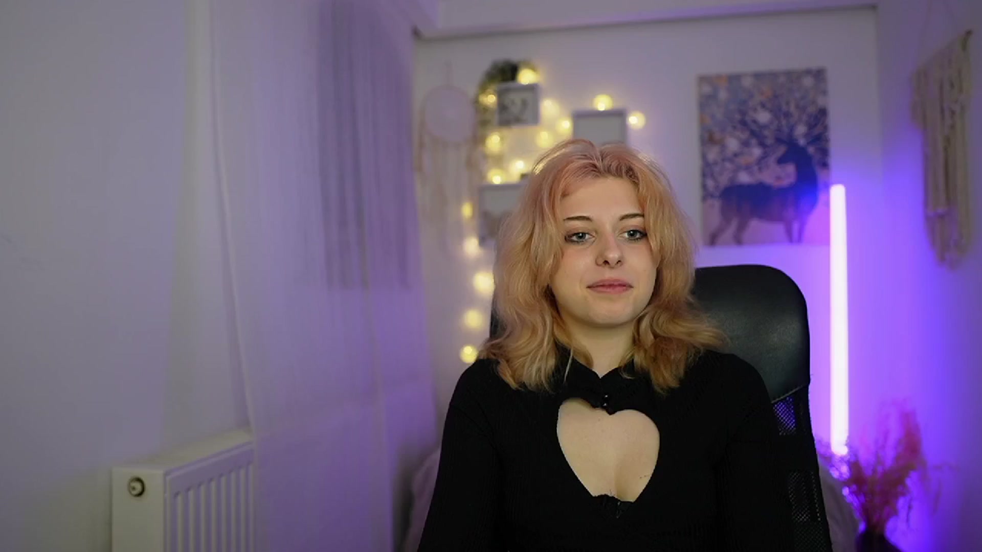 Gallery image thumbnail from Allice_Bong's myfreecams stream on, 02/28/2024, 20:40 image 8 of 20