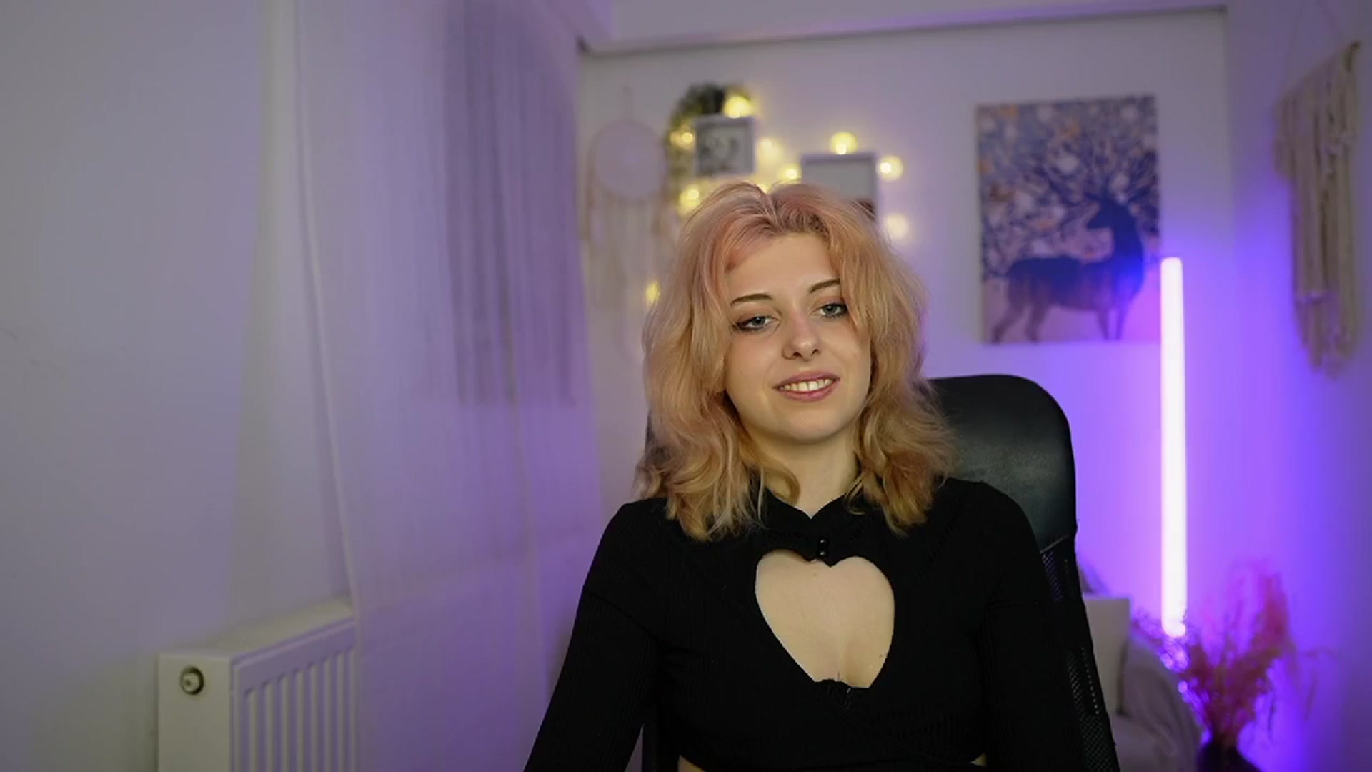 Gallery image thumbnail from Allice_Bong's myfreecams stream on, 02/28/2024, 20:40 image 7 of 20