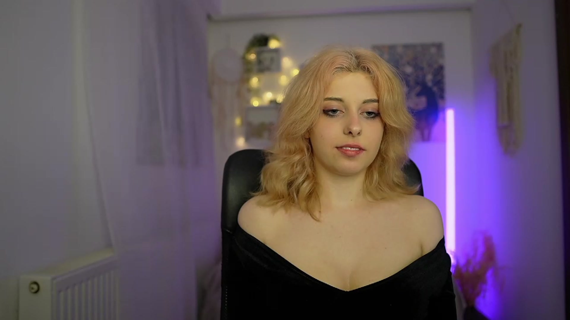 Gallery image thumbnail from Allice_Bong's myfreecams stream on, 03/02/2024, 21:03 image 18 of 20
