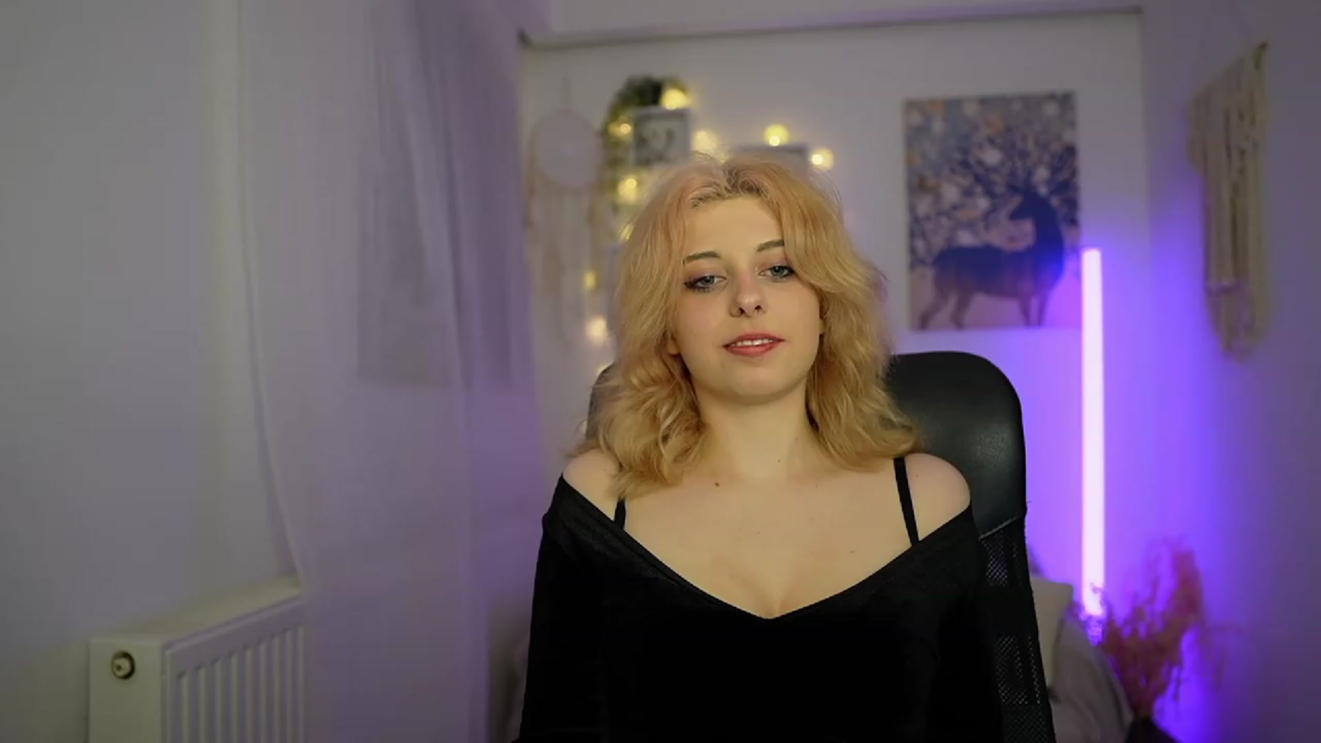 Gallery image thumbnail from Allice_Bong's myfreecams stream on, 03/02/2024, 21:03 image 4 of 20