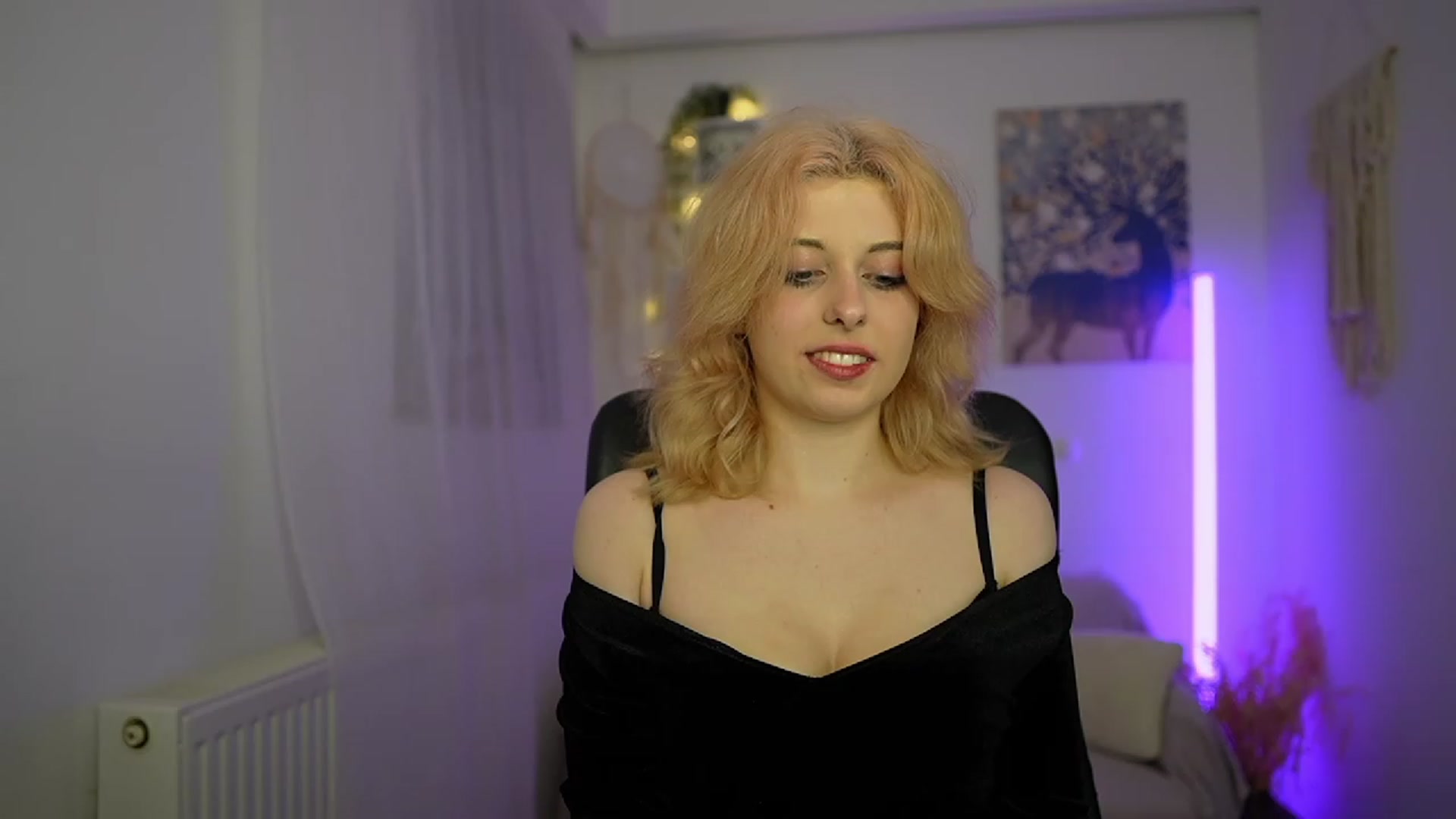 Gallery image thumbnail from Allice_Bong's myfreecams stream on, 03/02/2024, 21:03 image 5 of 20