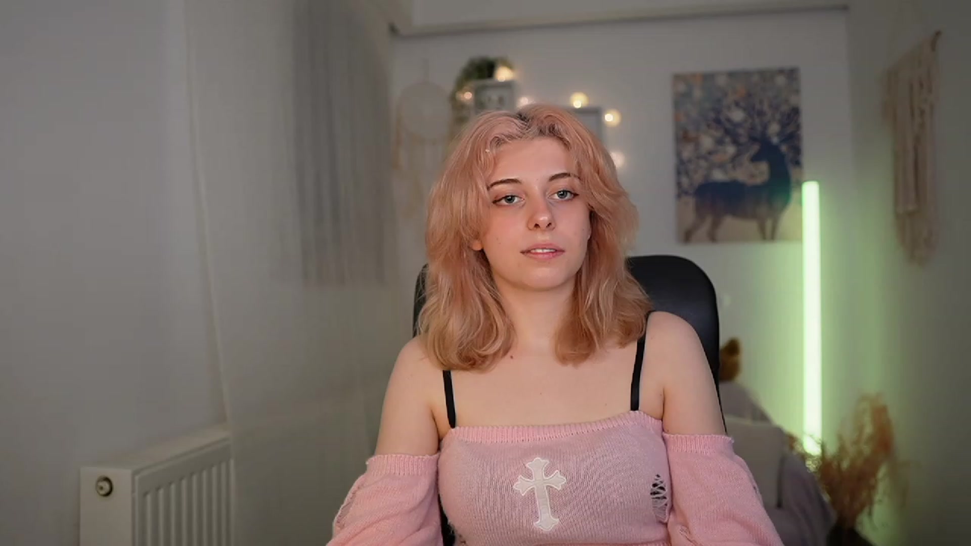 Gallery image thumbnail from Allice_Bong's myfreecams stream on, 03/04/2024, 20:54 image 6 of 20
