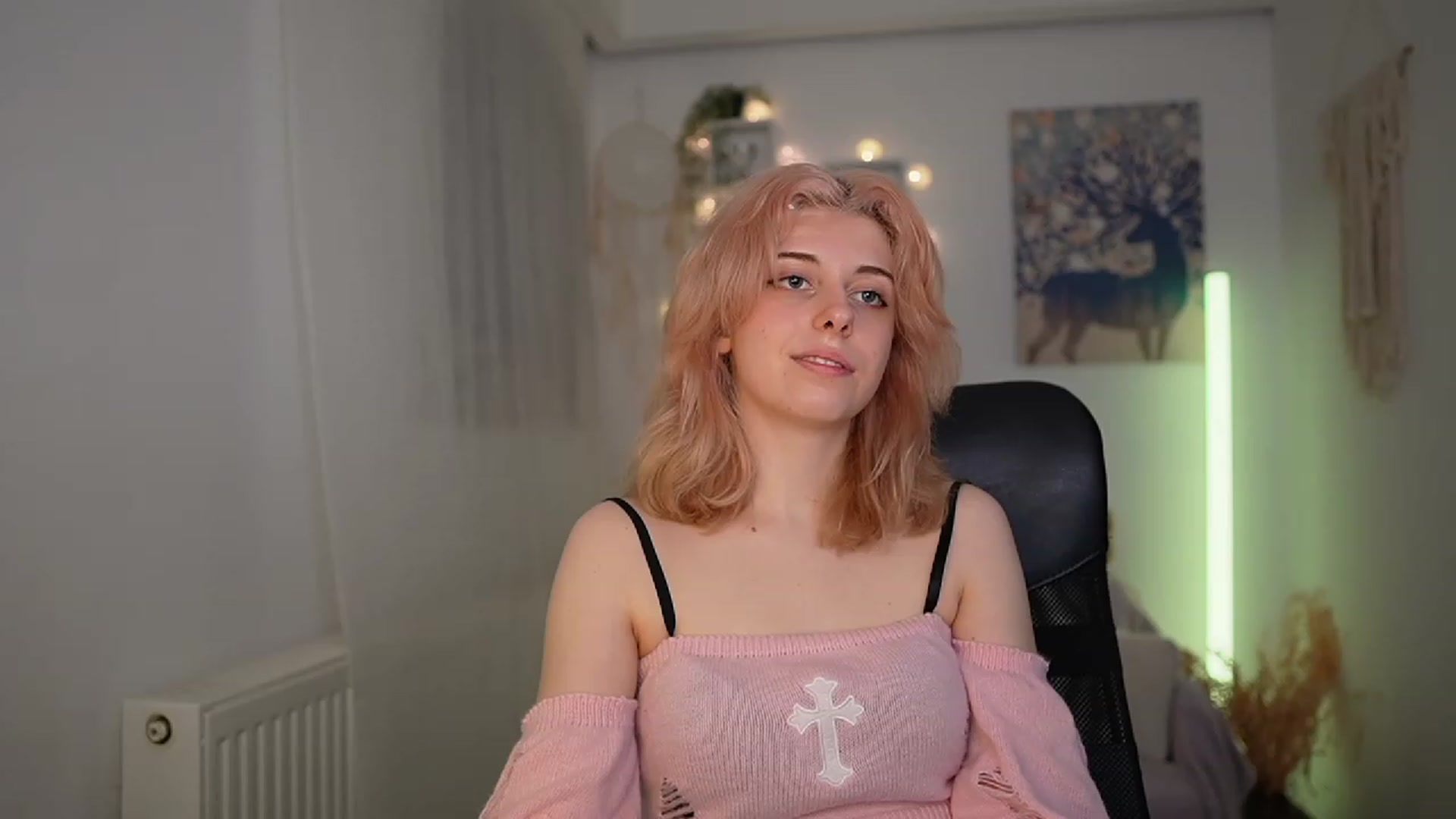 Gallery image thumbnail from Allice_Bong's myfreecams stream on, 03/04/2024, 20:54 image 10 of 20