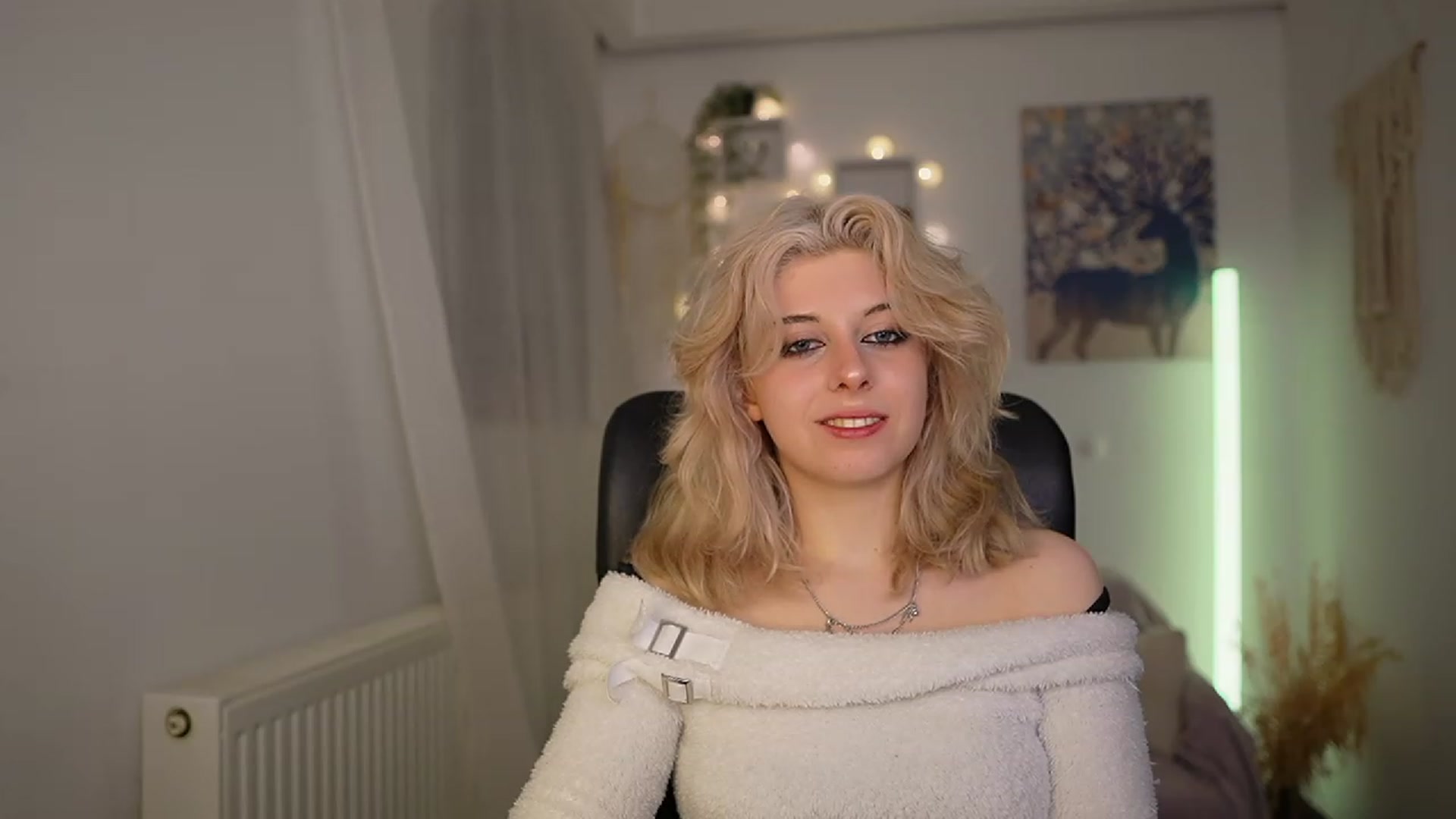 Gallery image thumbnail from Allice_Bong's myfreecams stream on, 03/12/2024, 20:44 image 14 of 20