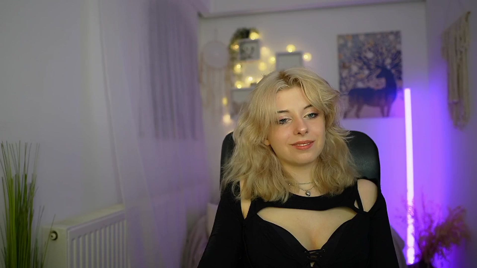 Gallery image thumbnail from Allice_Bong's myfreecams stream on, 03/13/2024, 20:29 image 3 of 20