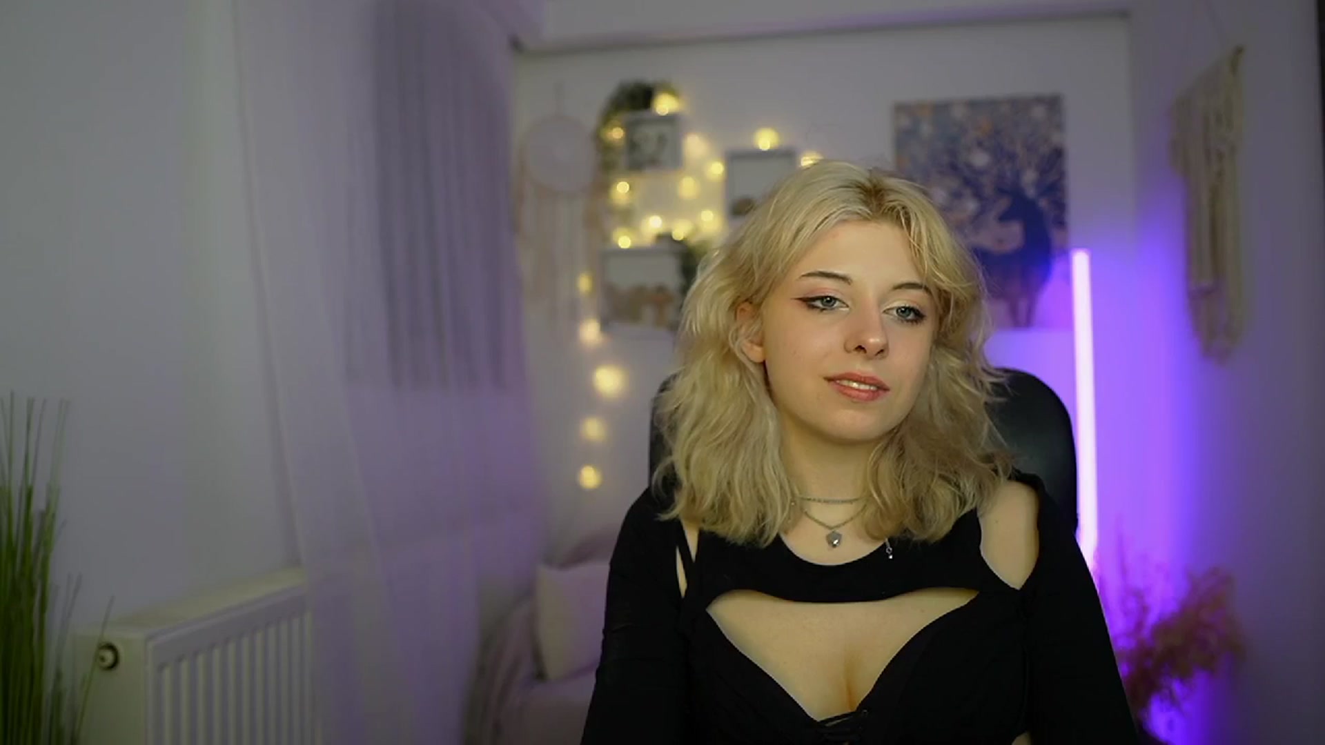 Gallery image thumbnail from Allice_Bong's myfreecams stream on, 03/13/2024, 20:29 image 19 of 20