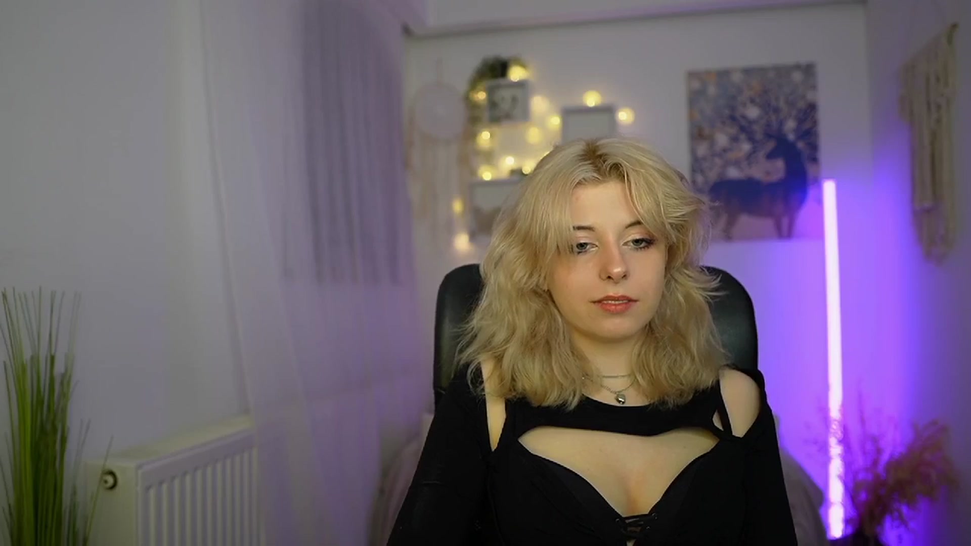 Gallery image thumbnail from Allice_Bong's myfreecams stream on, 03/13/2024, 20:29 image 5 of 20