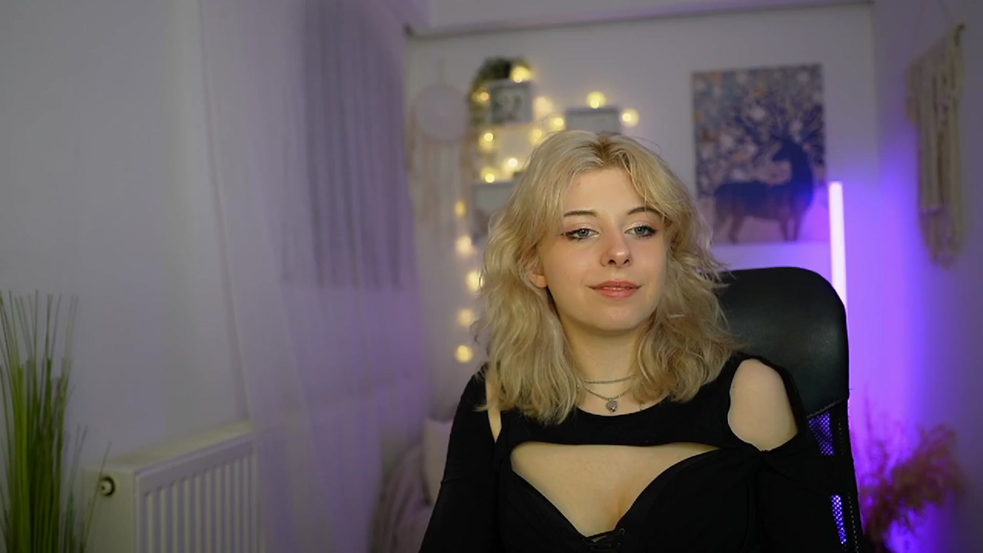 Gallery image thumbnail from Allice_Bong's myfreecams stream on, 03/13/2024, 20:29 image 15 of 20