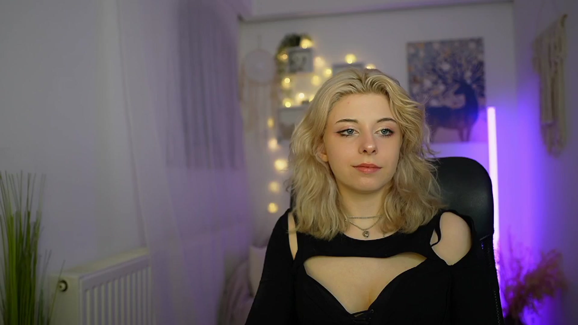 Gallery image thumbnail from Allice_Bong's myfreecams stream on, 03/13/2024, 20:29 image 13 of 20
