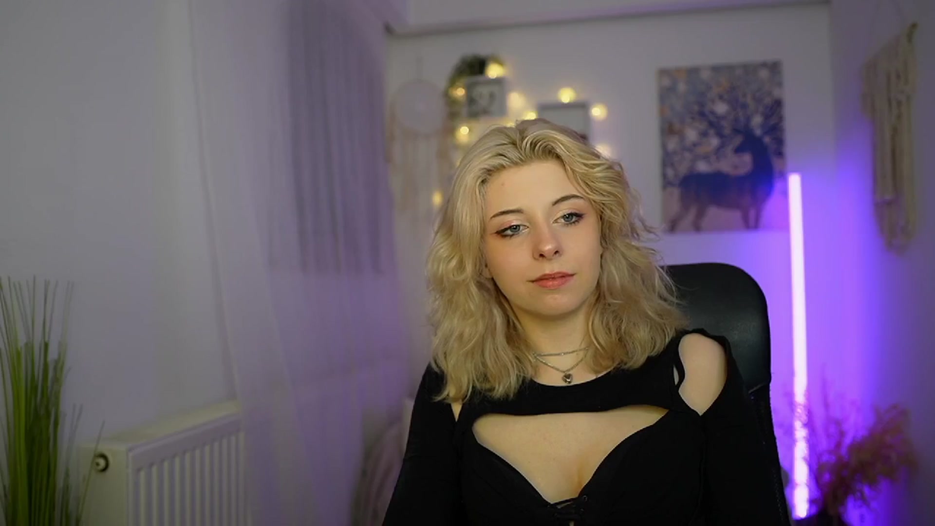 Gallery image thumbnail from Allice_Bong's myfreecams stream on, 03/13/2024, 20:29 image 11 of 20