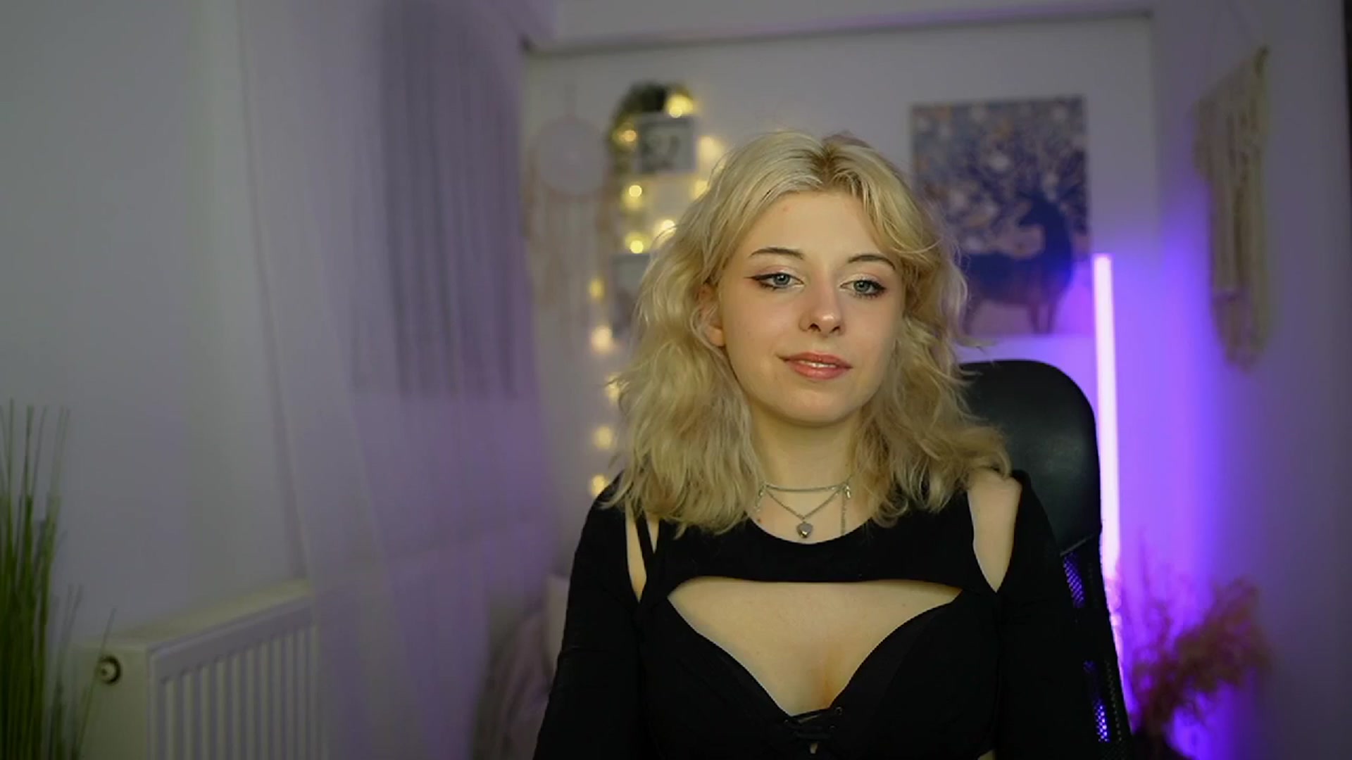 Gallery image thumbnail from Allice_Bong's myfreecams stream on, 03/13/2024, 20:29 image 20 of 20