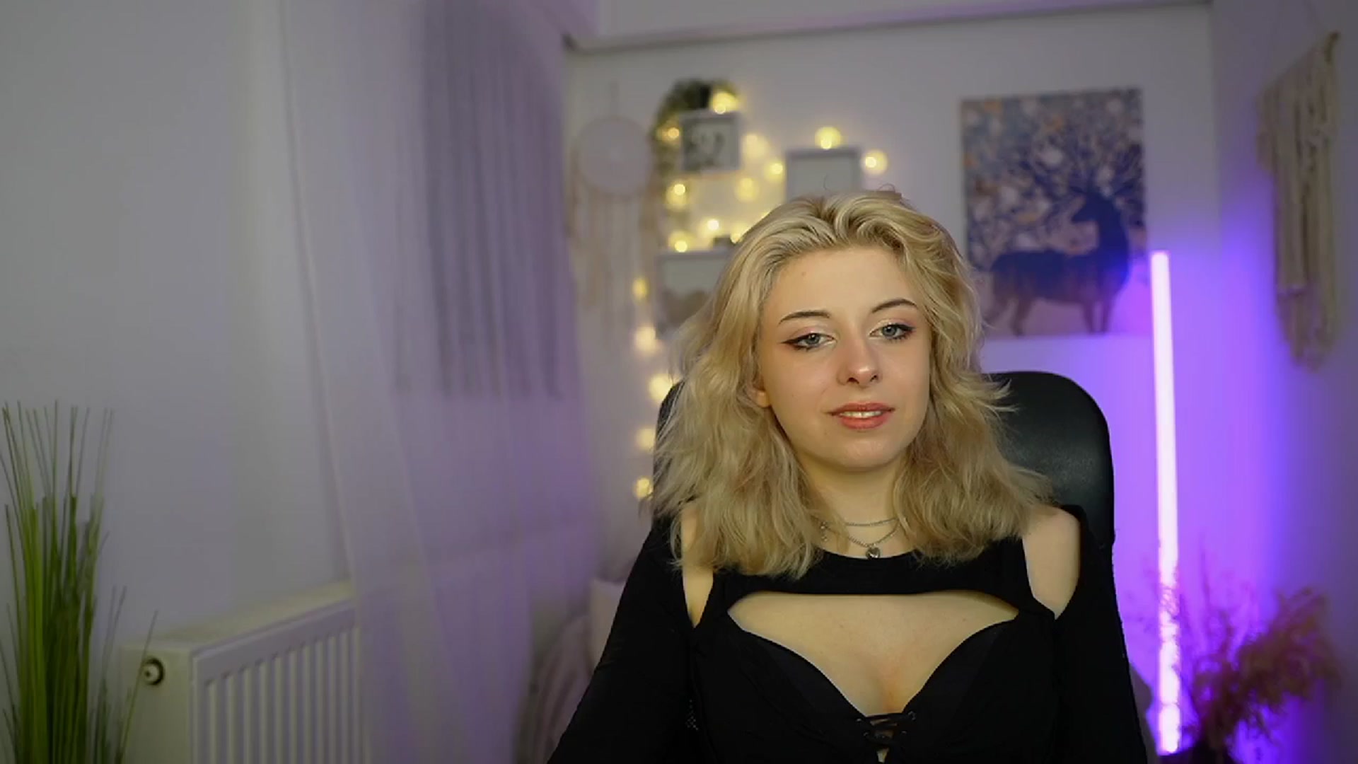 Gallery image thumbnail from Allice_Bong's myfreecams stream on, 03/13/2024, 20:29 image 1 of 20