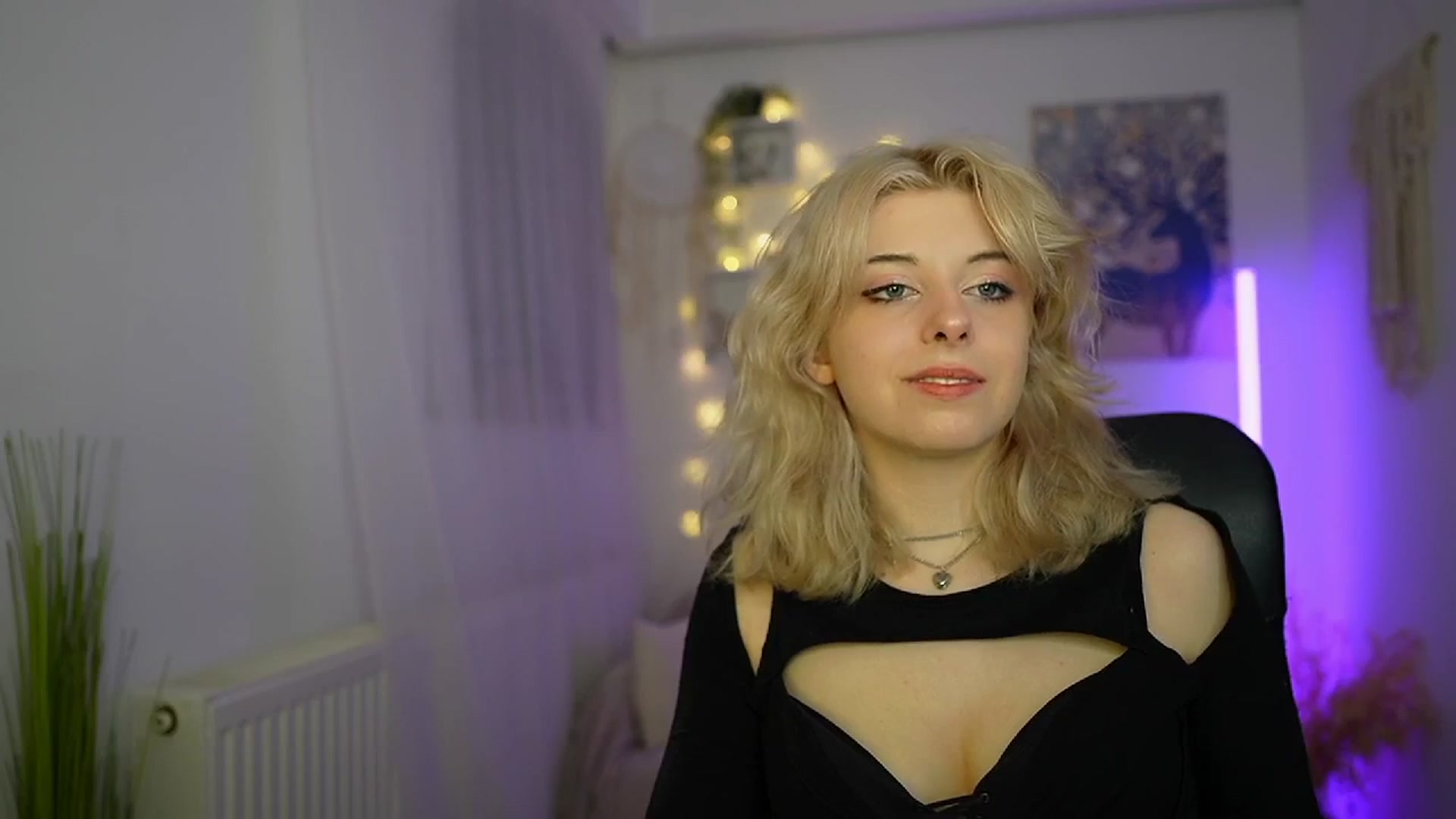 Gallery image thumbnail from Allice_Bong's myfreecams stream on, 03/13/2024, 20:29 image 6 of 20