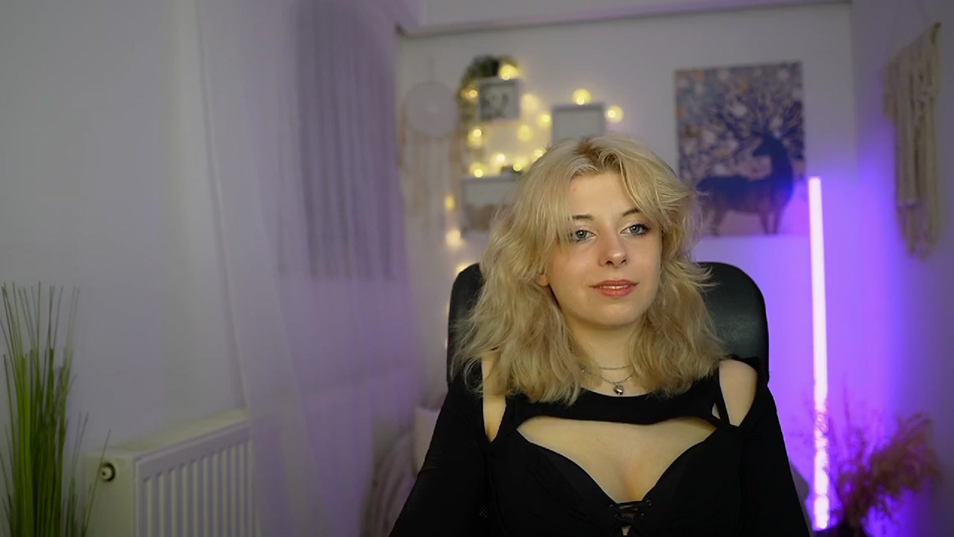 Gallery image thumbnail from Allice_Bong's myfreecams stream on, 03/13/2024, 20:29 image 4 of 20