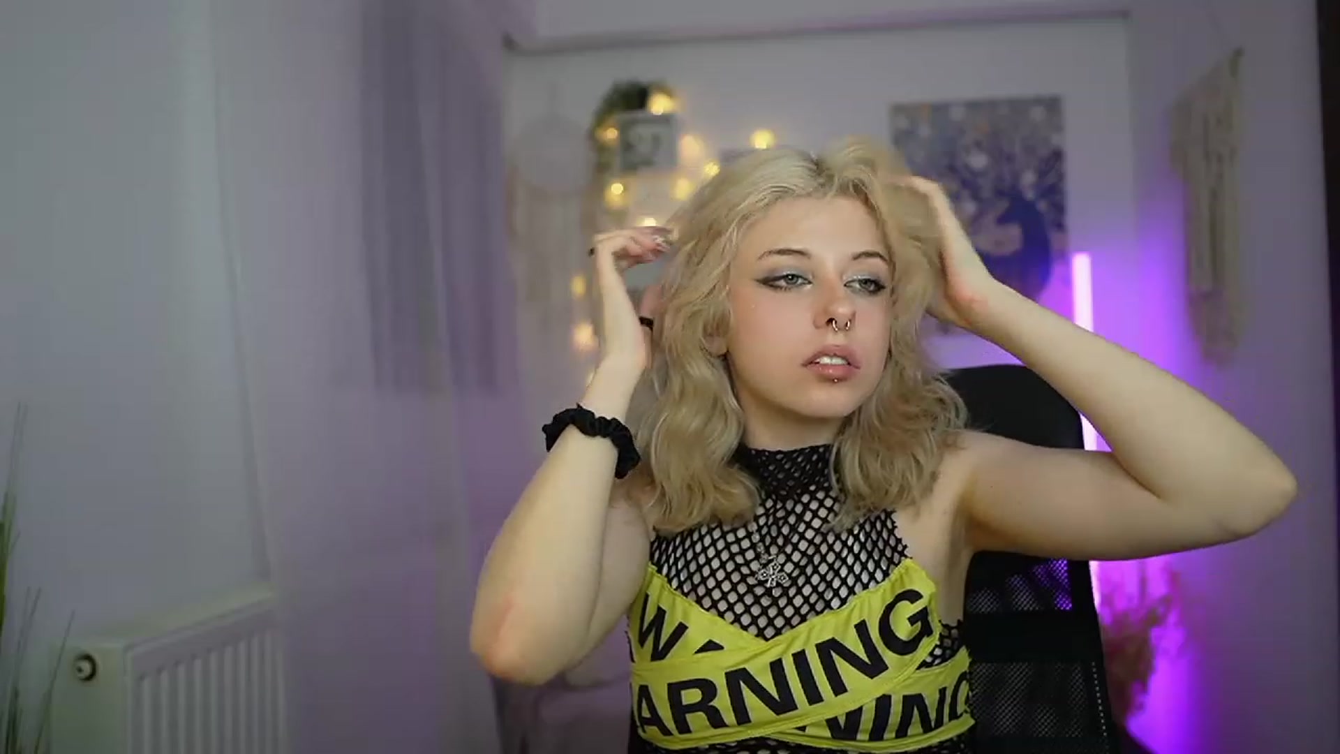 Gallery image thumbnail from Allice_Bong's myfreecams stream on, 03/15/2024, 21:15 image 7 of 20