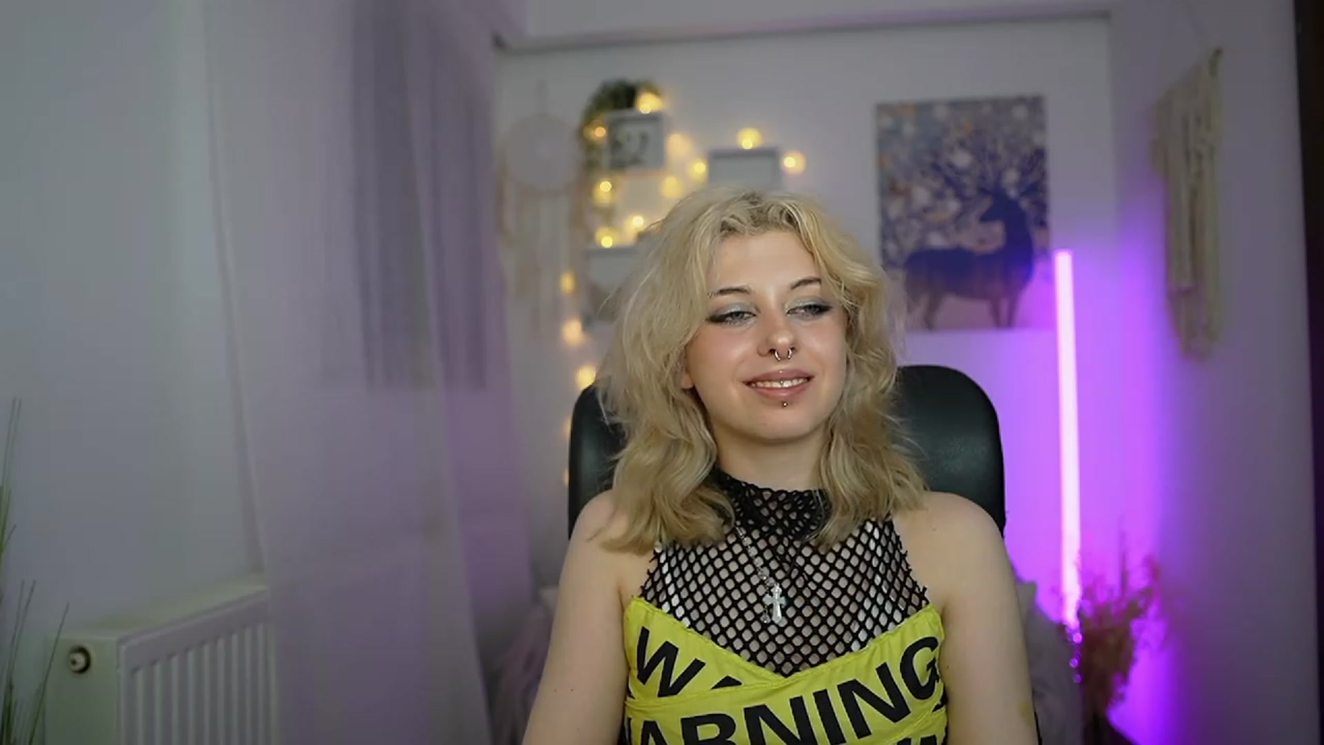 Gallery image thumbnail from Allice_Bong's myfreecams stream on, 03/15/2024, 21:15 image 13 of 20