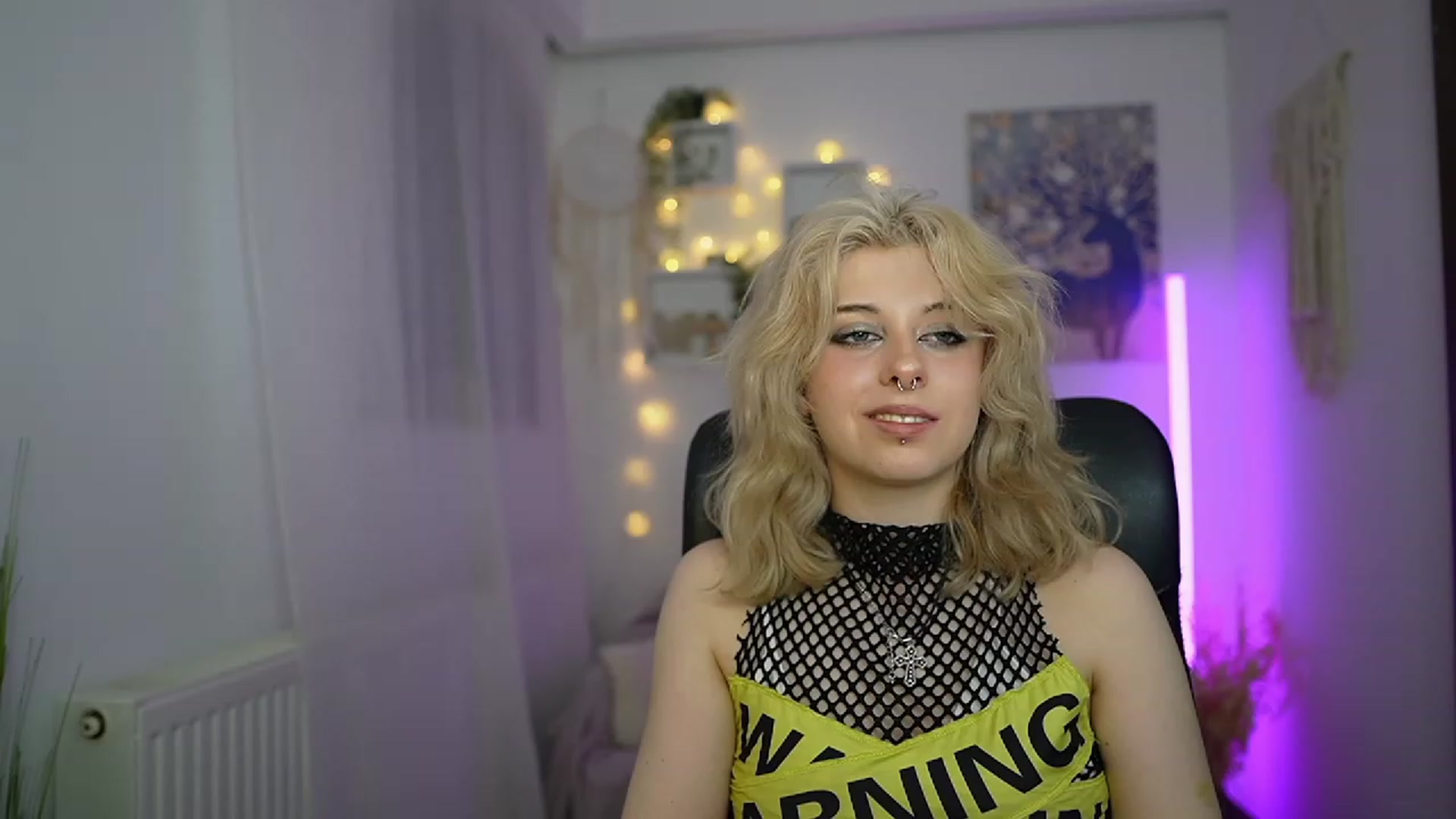 Gallery image thumbnail from Allice_Bong's myfreecams stream on, 03/15/2024, 21:15 image 2 of 20