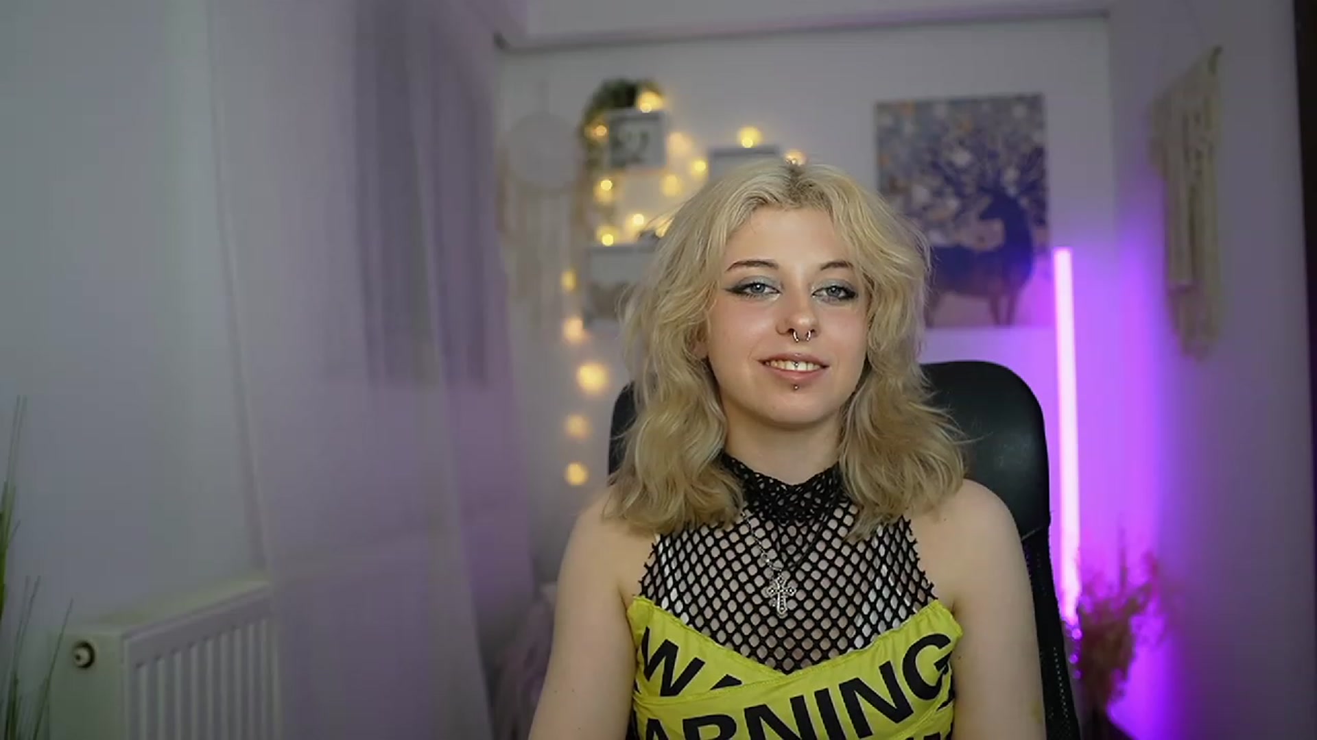 Gallery image thumbnail from Allice_Bong's myfreecams stream on, 03/15/2024, 21:15 image 9 of 20