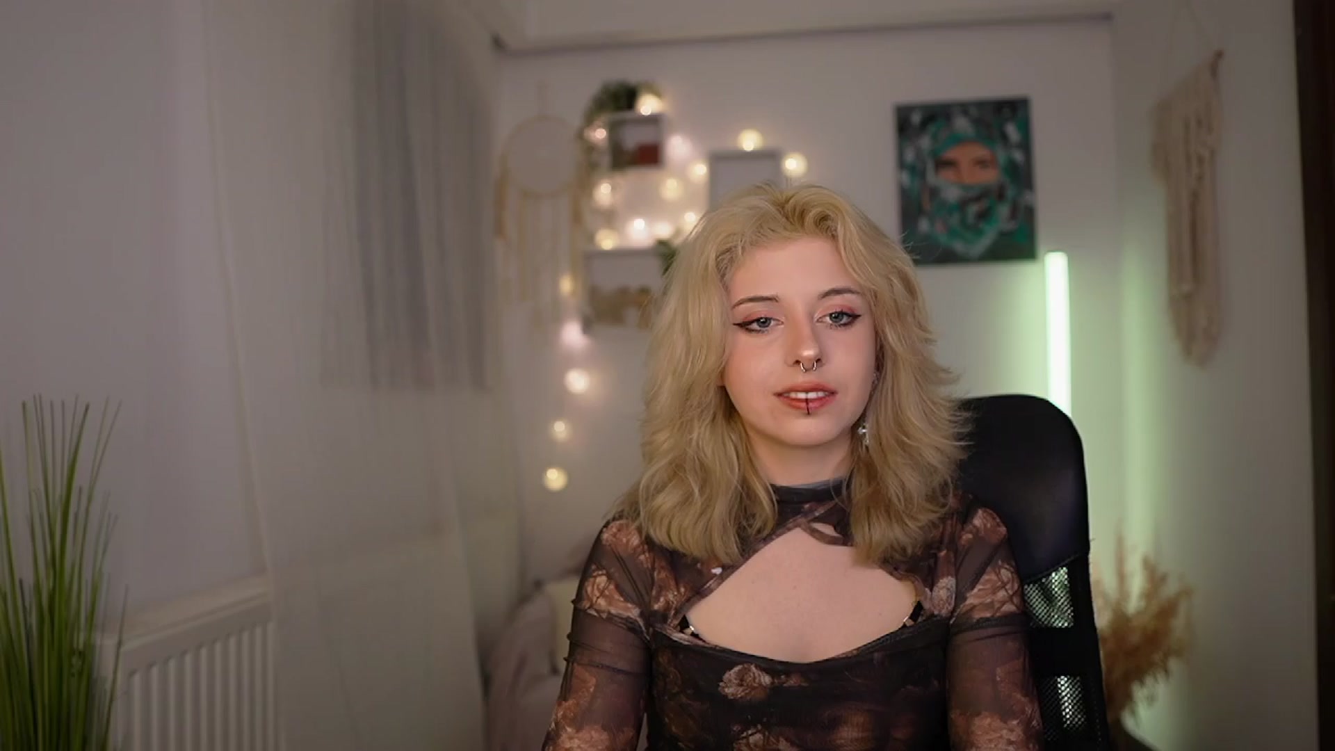 Gallery image thumbnail from Allice_Bong's myfreecams stream on, 03/24/2024, 20:06 image 7 of 20