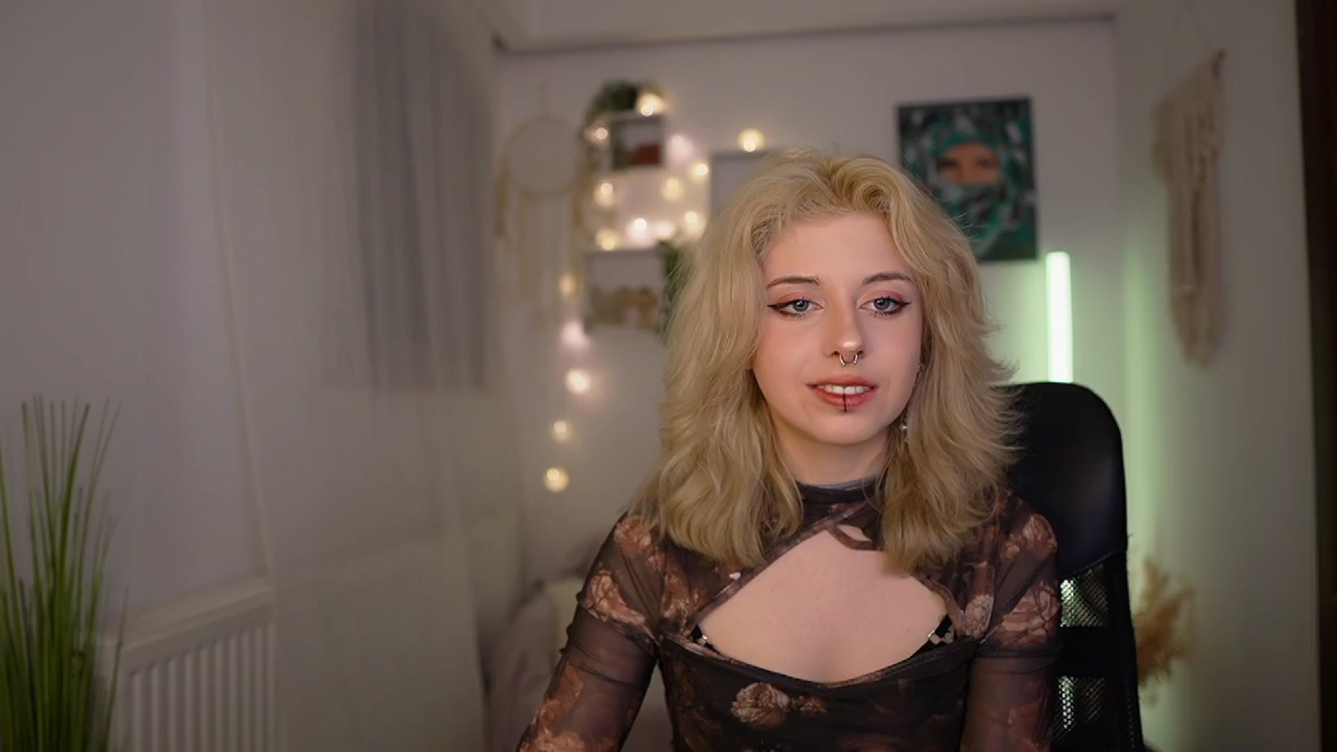 Gallery image thumbnail from Allice_Bong's myfreecams stream on, 03/24/2024, 20:06 image 4 of 20