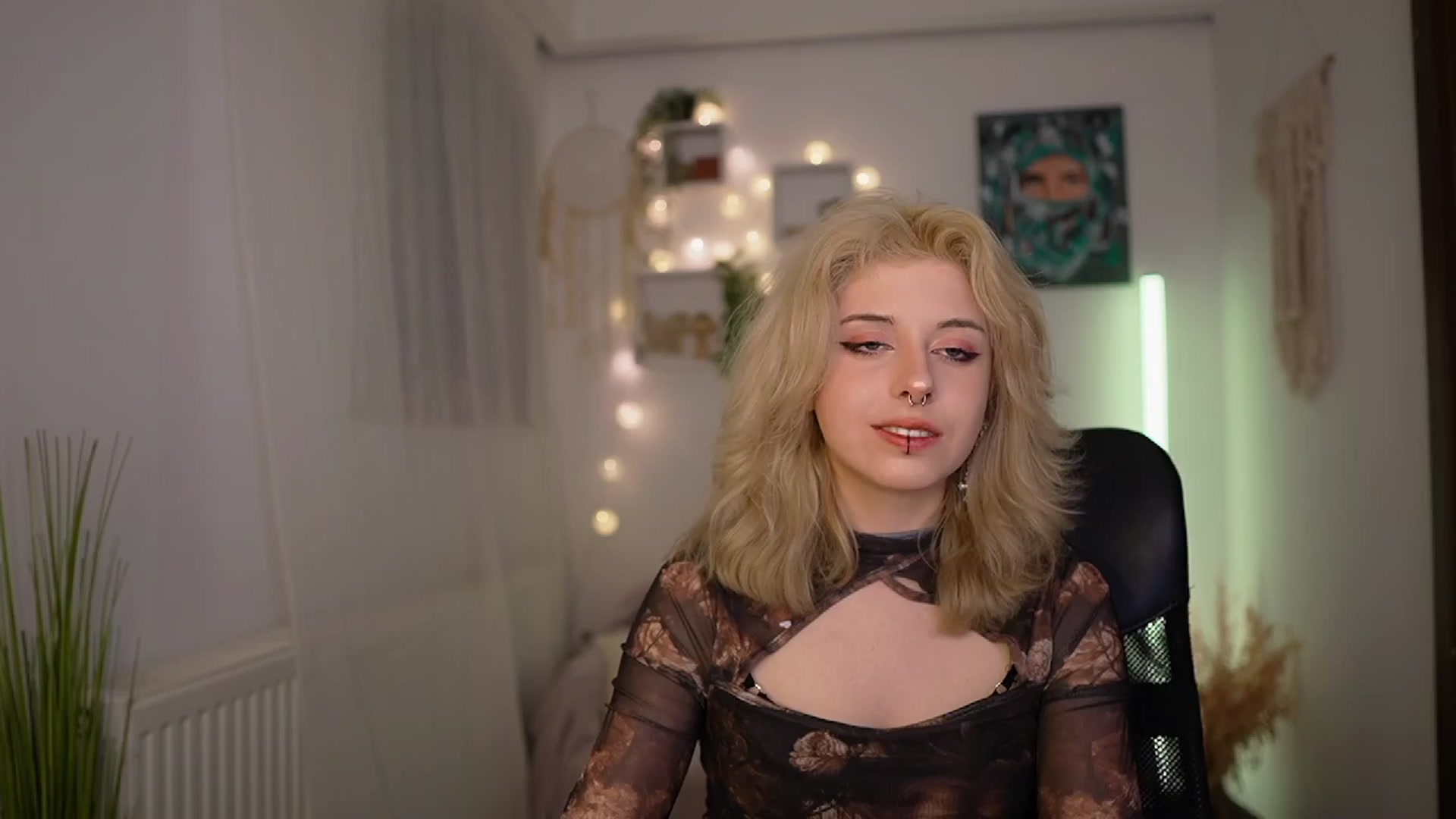 Gallery image thumbnail from Allice_Bong's myfreecams stream on, 03/24/2024, 20:06 image 8 of 20