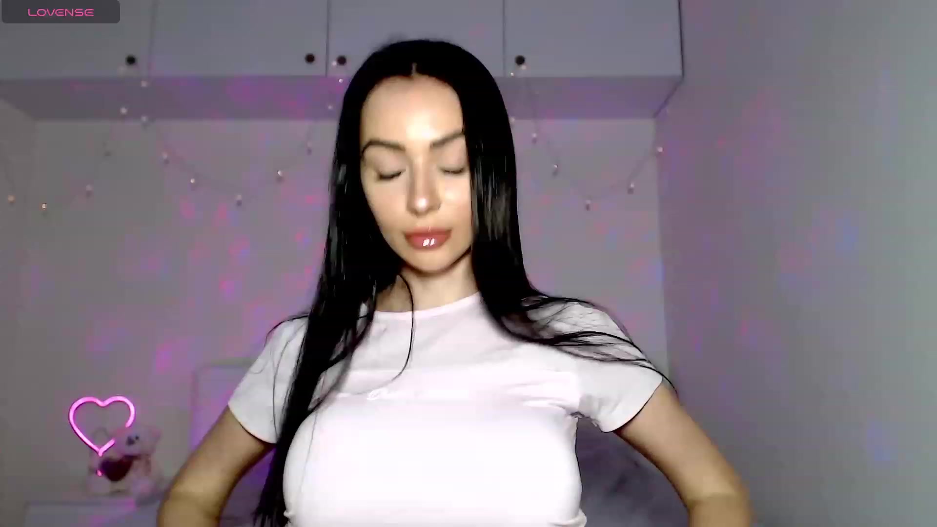 Gallery image thumbnail from Alliciya's myfreecams stream on, 12/13/2023, 16:19 image 15 of 20