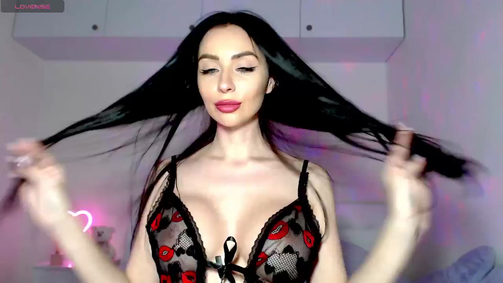 Gallery image thumbnail from Alliciya's myfreecams stream on, 05/08/2024, 19:19 image 10 of 20