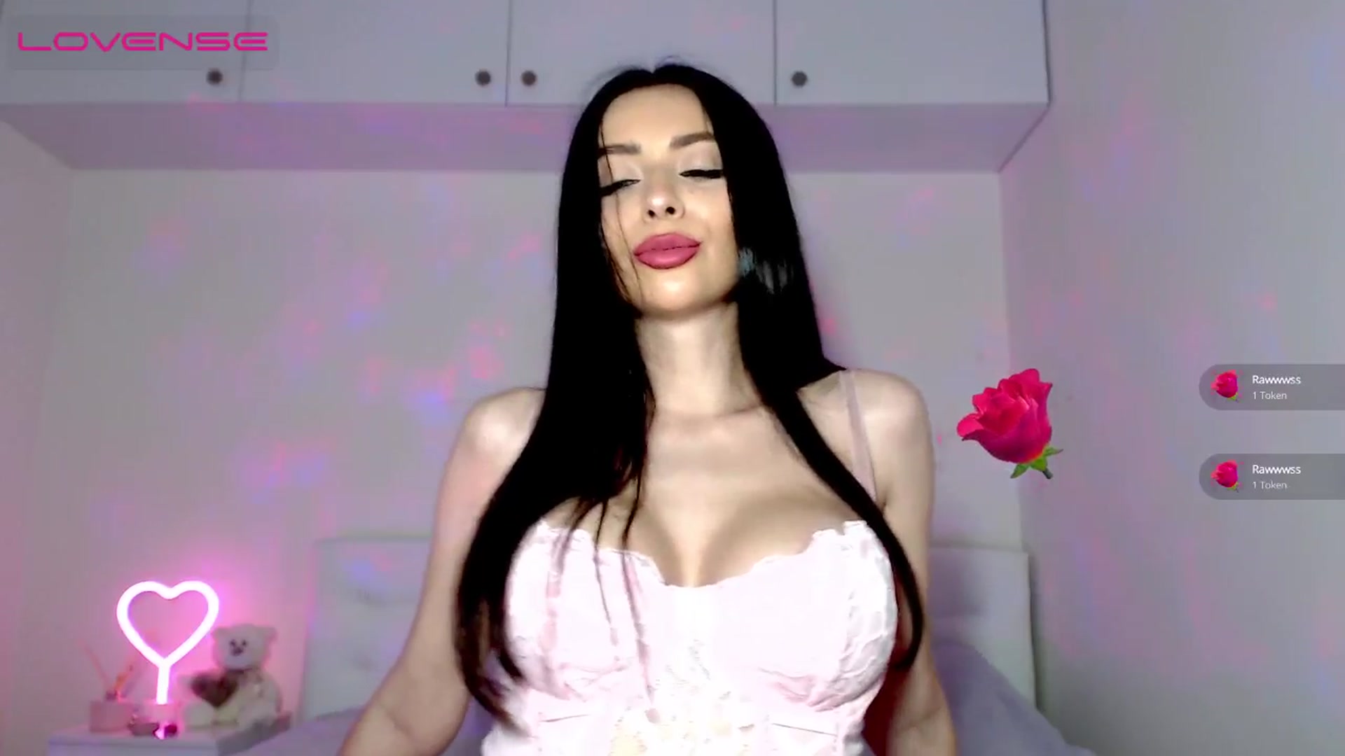 Gallery image thumbnail from Alliciya's myfreecams stream on, 05/10/2024, 16:37 image 6 of 20