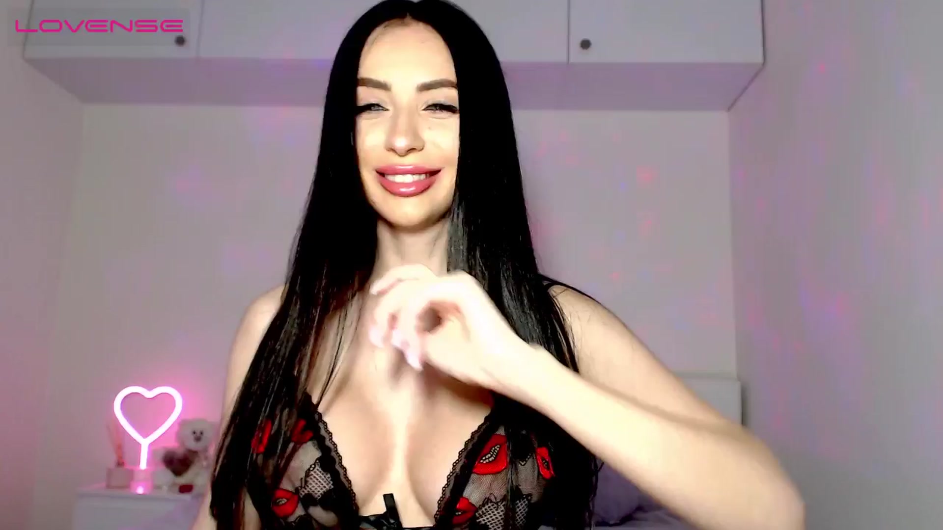 Gallery image thumbnail from Alliciya's myfreecams stream on, 05/14/2024, 17:34 image 3 of 20