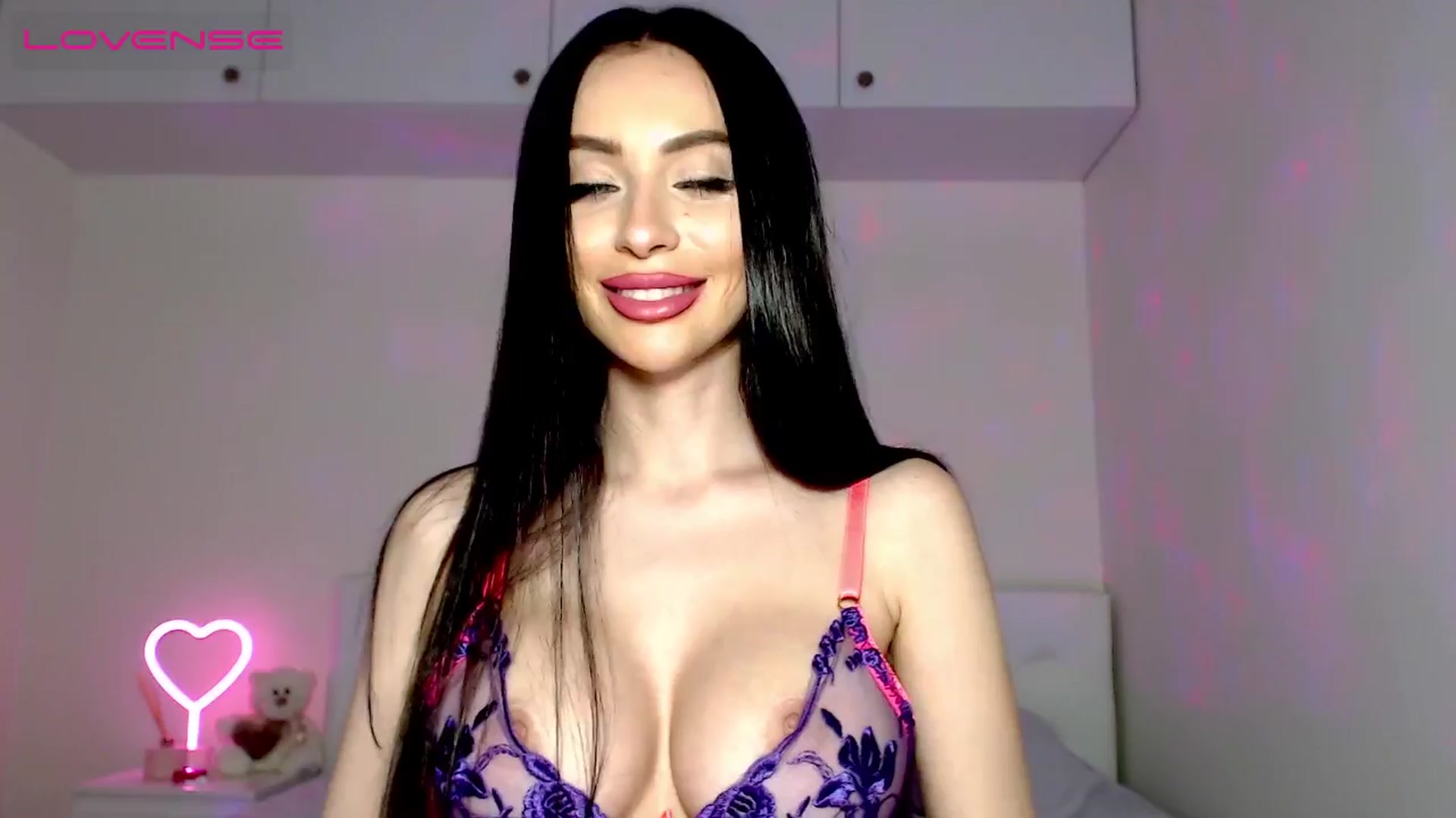 Gallery image thumbnail from Alliciya's myfreecams stream on, 05/16/2024, 20:30 image 8 of 20