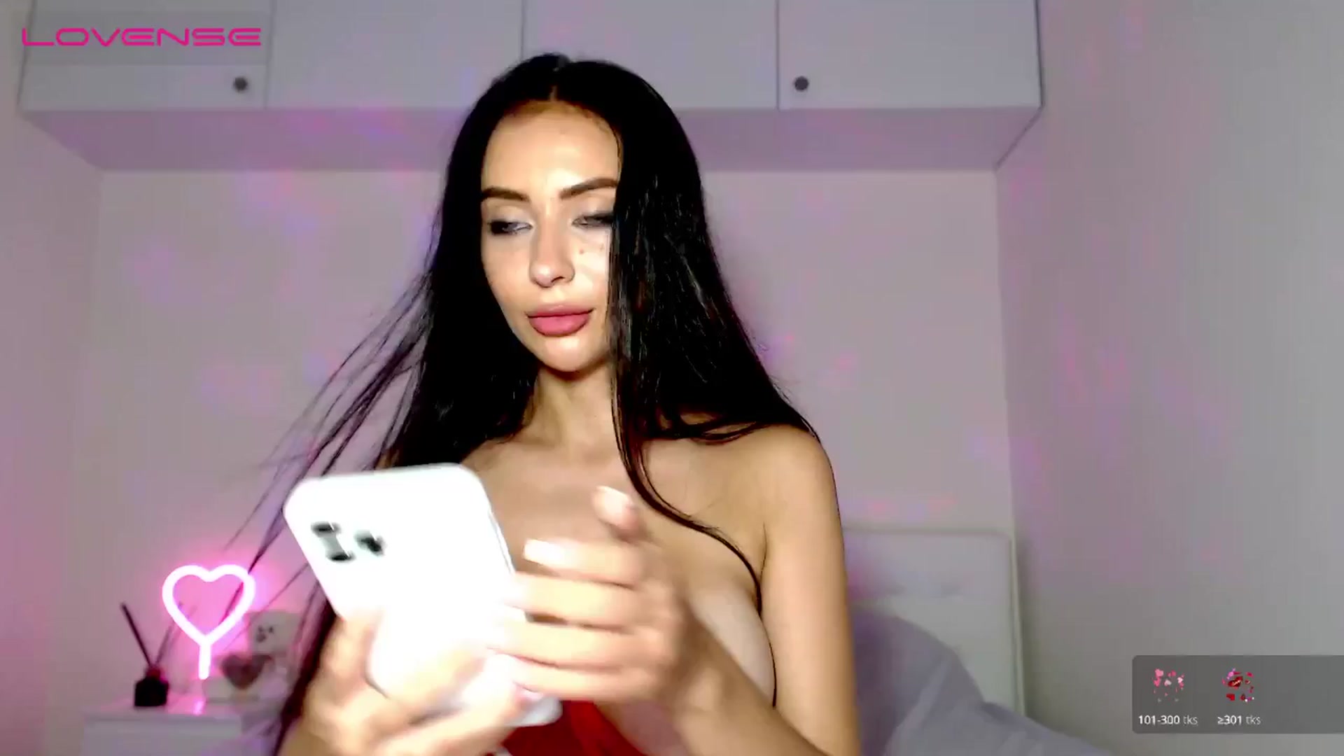 Gallery image thumbnail from Alliciya's myfreecams stream on, 07/13/2024, 21:23 image 18 of 20
