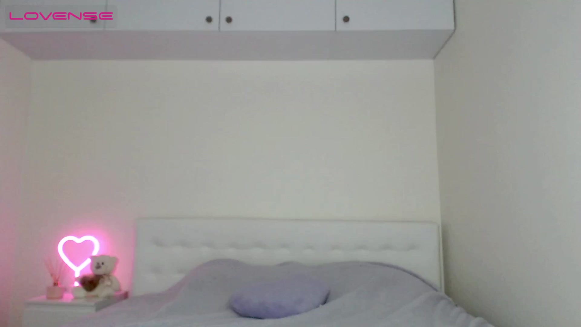 Gallery image thumbnail from Alliciya's myfreecams stream on, 07/19/2024, 19:19 image 14 of 20