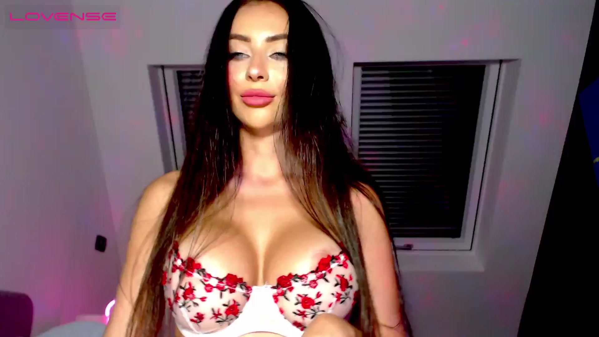 Gallery image thumbnail from Alliciya's myfreecams stream on, 10/11/2024, 17:16 image 14 of 20