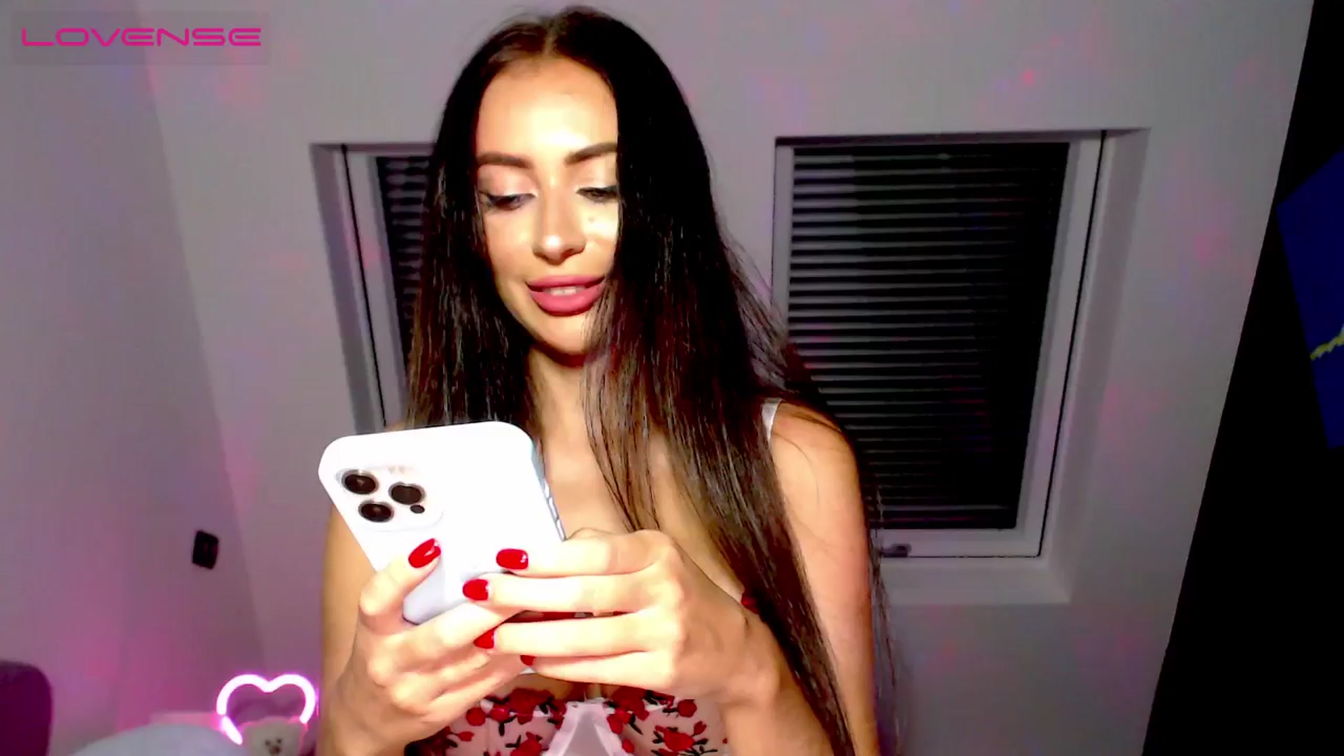 Gallery image thumbnail from Alliciya's myfreecams stream on, 10/12/2024, 18:08 image 19 of 20
