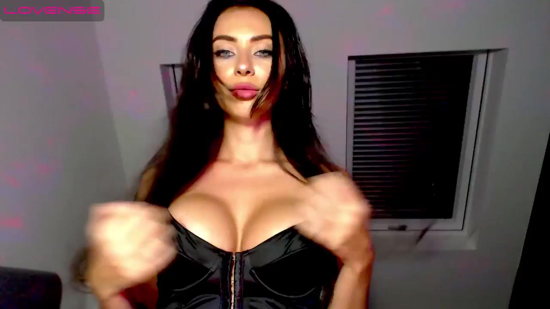 Gallery image thumbnail from Alliciya's myfreecams stream on, 10/26/2024, 23:49 image 1 of 20