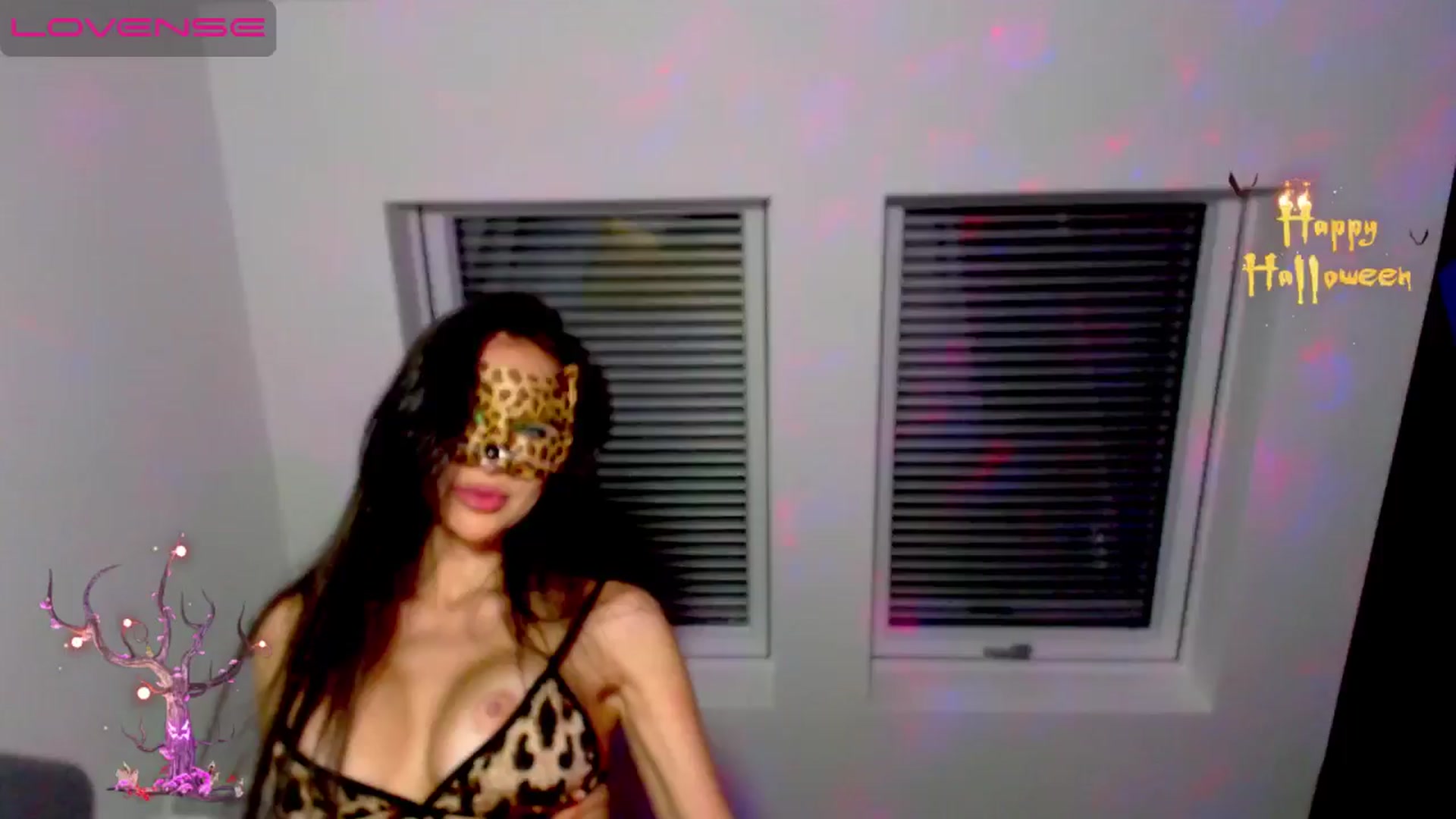 Gallery image thumbnail from Alliciya's myfreecams stream on, 10/31/2024, 18:48 image 17 of 20