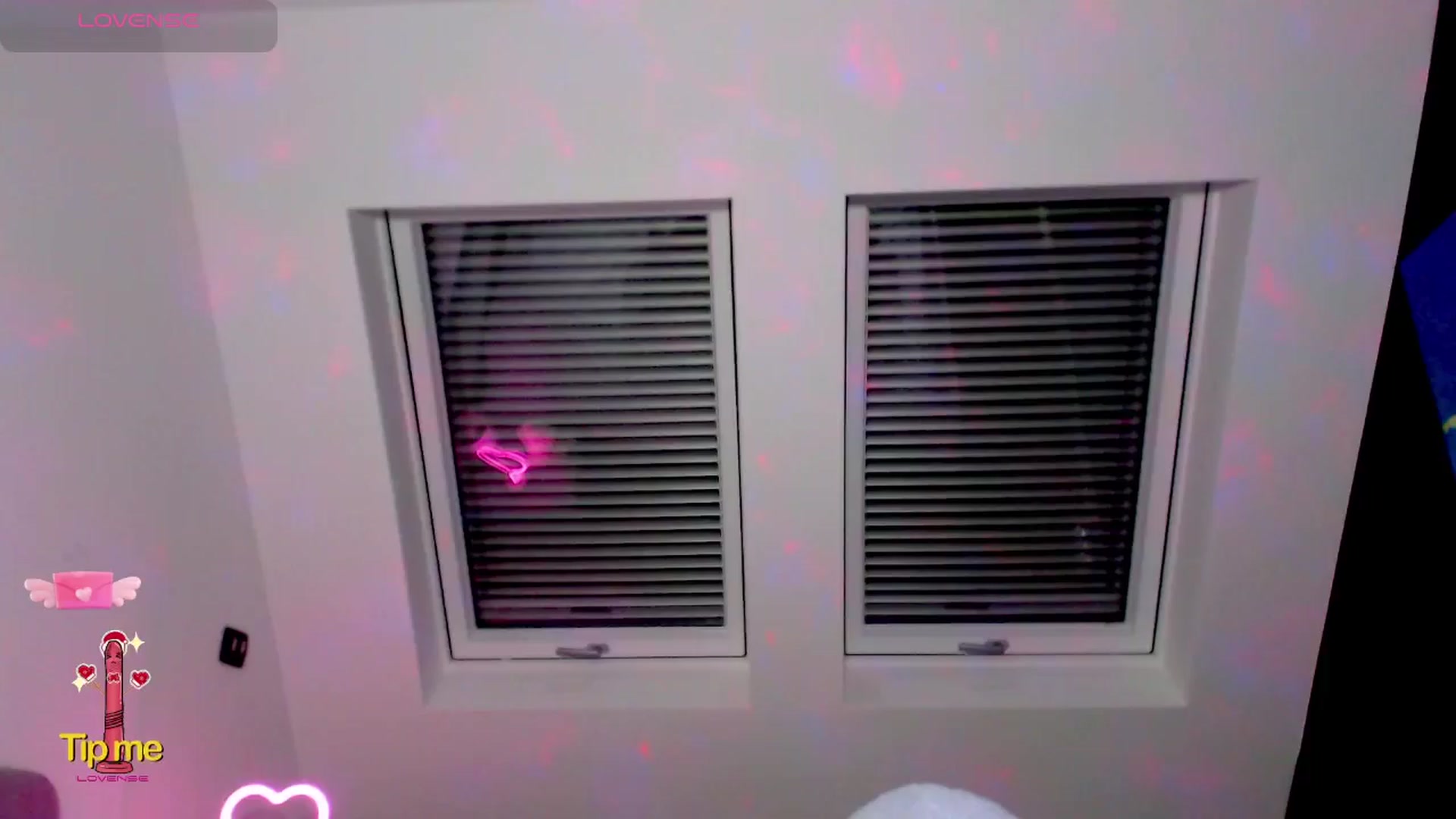 Gallery image thumbnail from Alliciya's myfreecams stream on, 11/18/2024, 15:33 image 12 of 20