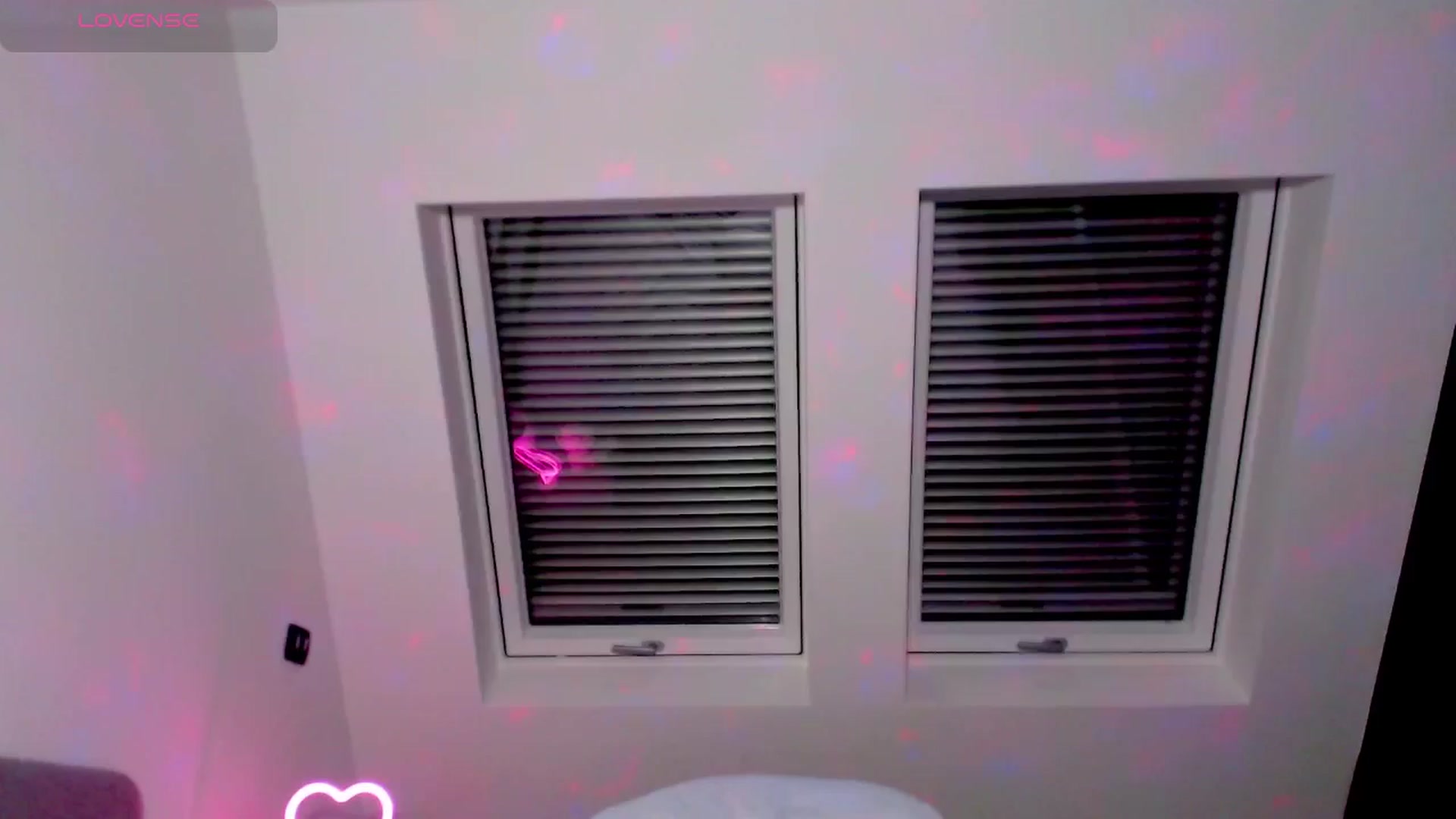 Gallery image thumbnail from Alliciya's myfreecams stream on, 11/24/2024, 19:51 image 17 of 20