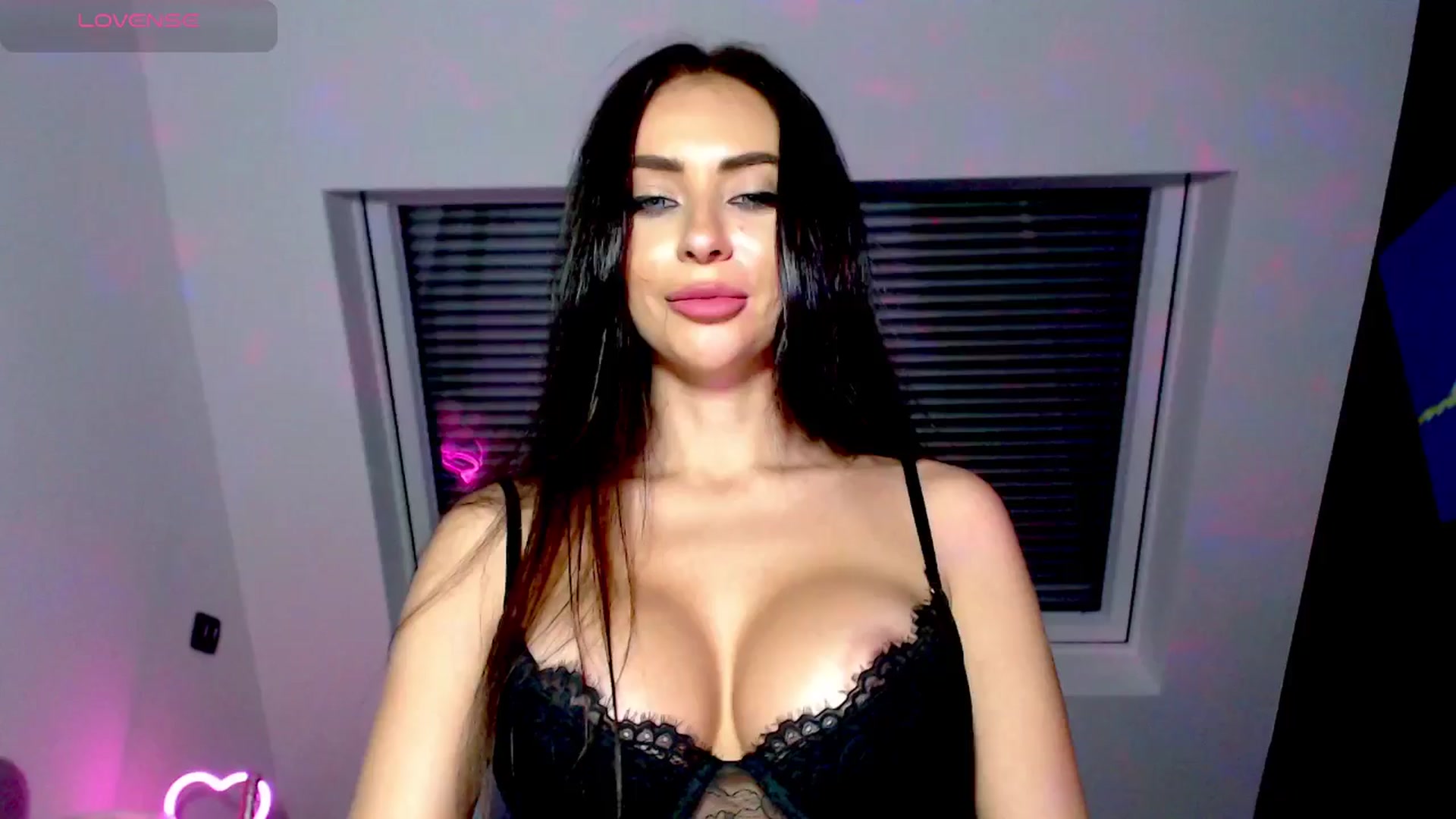 Gallery image thumbnail from Alliciya's myfreecams stream on, 11/28/2024, 22:04 image 5 of 20