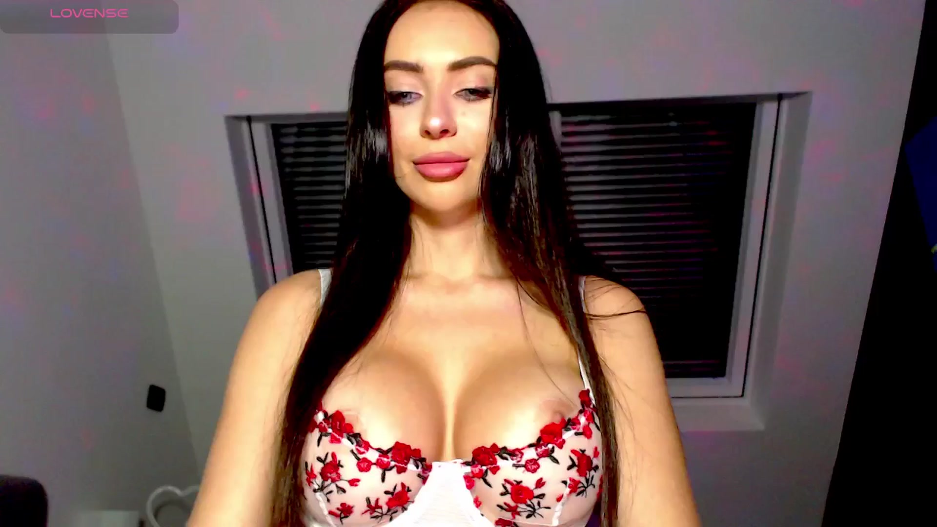 Gallery image thumbnail from Alliciya's myfreecams stream on, 12/03/2024, 13:58 image 13 of 20
