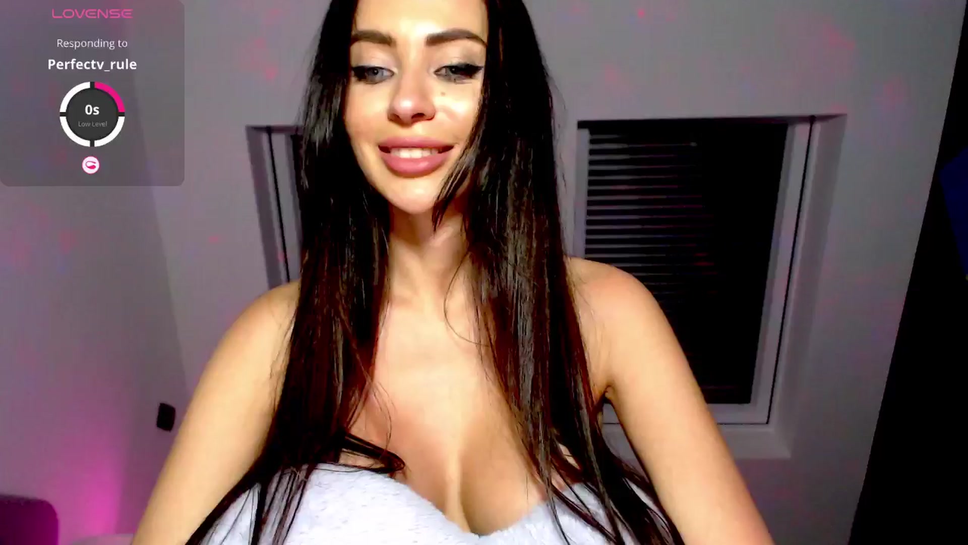Gallery image thumbnail from Alliciya's myfreecams stream on, 12/08/2024, 03:42 image 2 of 20