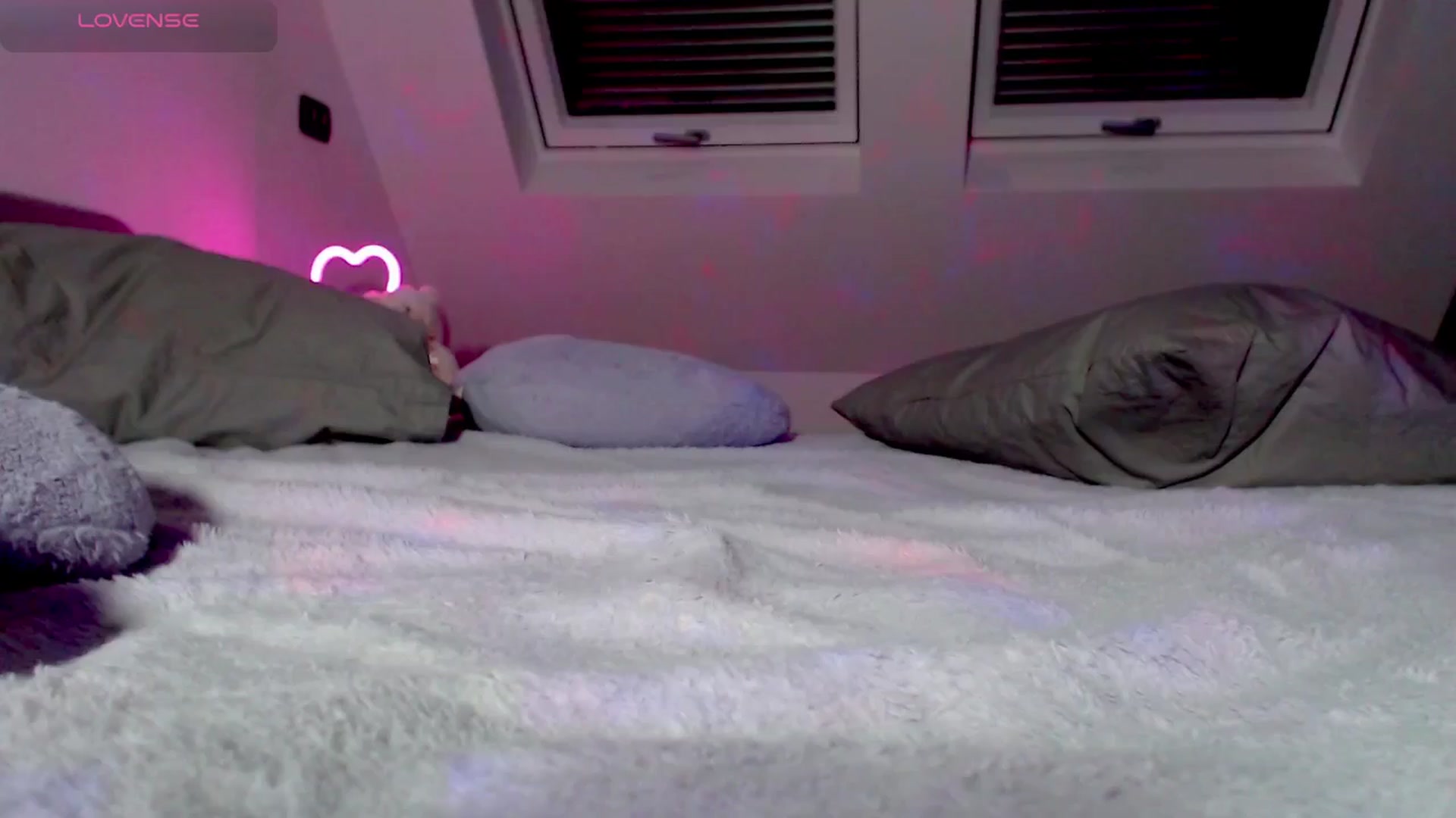 Gallery image thumbnail from Alliciya's myfreecams stream on, 12/08/2024, 06:26 image 10 of 20