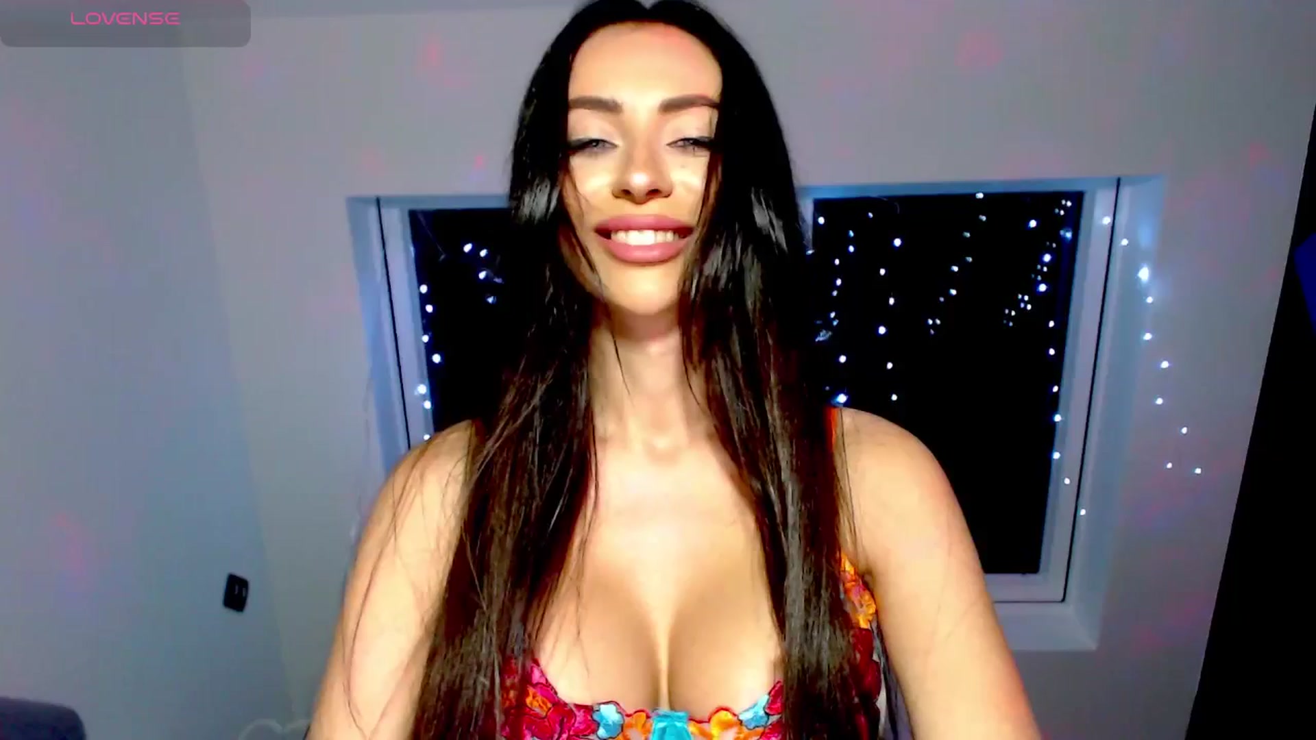Gallery image thumbnail from Alliciya's myfreecams stream on, 12/18/2024, 21:16 image 6 of 20