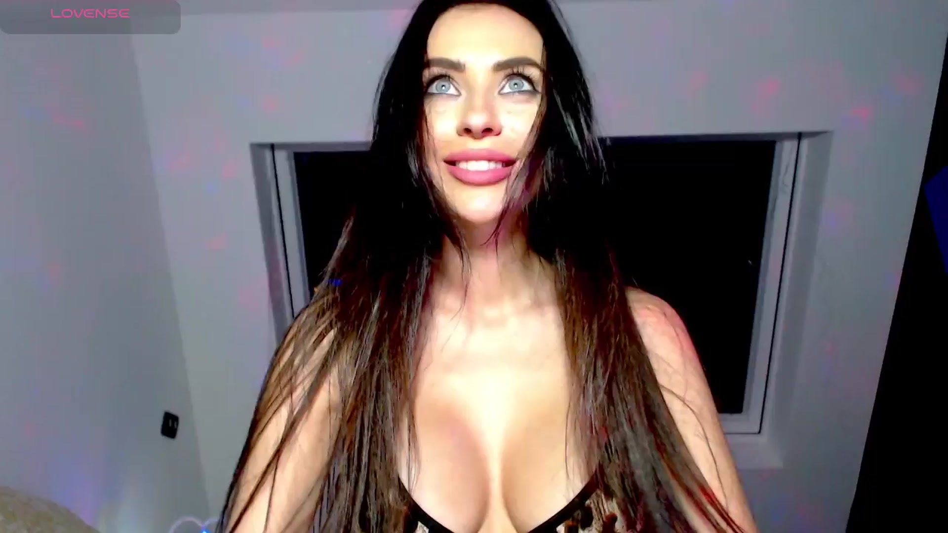 Gallery image thumbnail from Alliciya's myfreecams stream on, 12/23/2024, 24:37 image 8 of 20