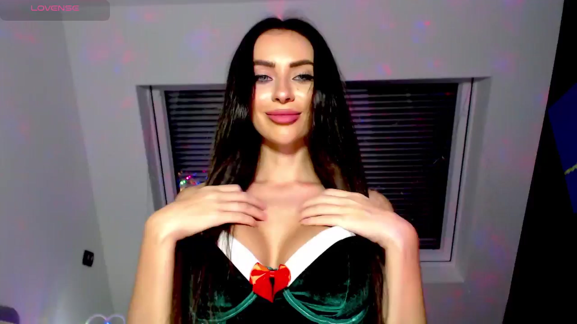 Gallery image thumbnail from Alliciya's myfreecams stream on, 12/24/2024, 20:57 image 14 of 20