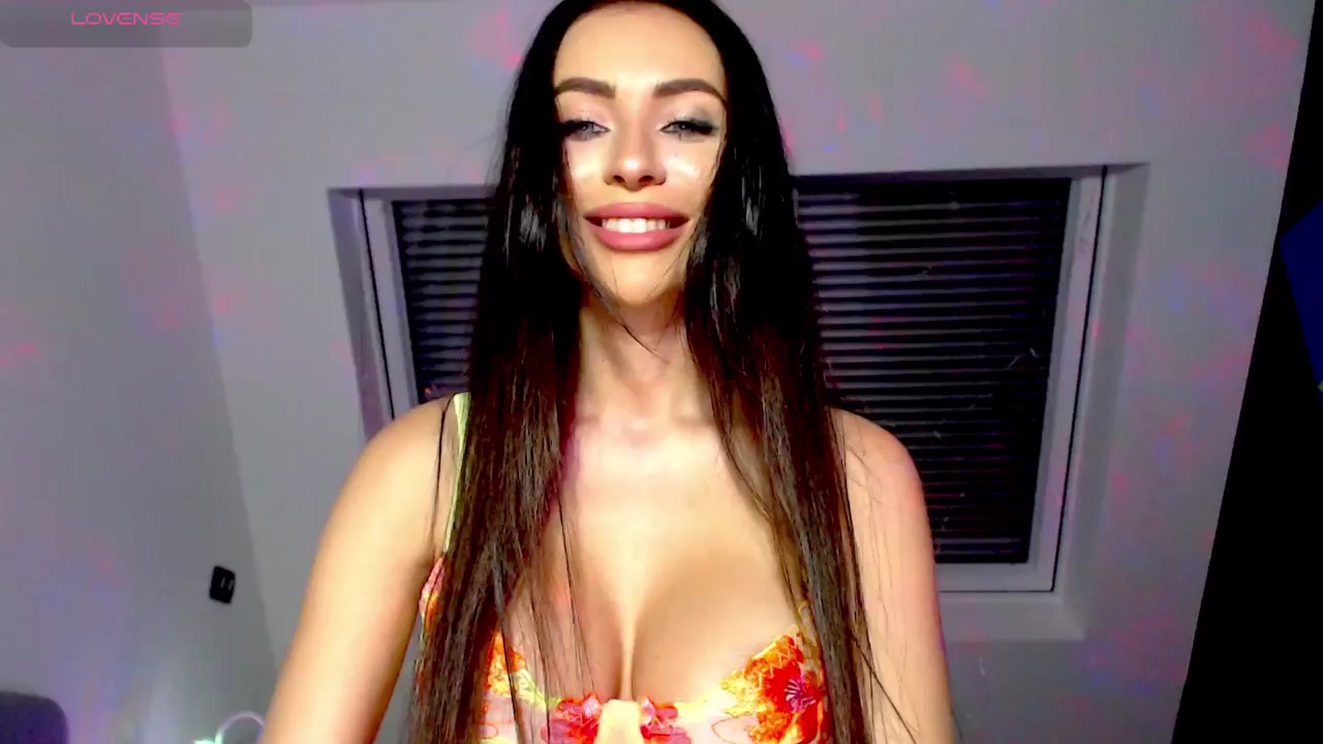 Gallery image thumbnail from Alliciya's myfreecams stream on, 12/25/2024, 17:25 image 4 of 20