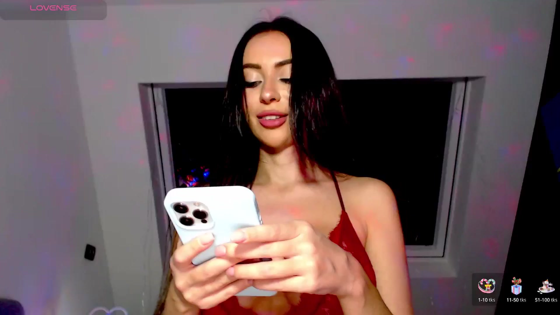 Gallery image thumbnail from Alliciya's myfreecams stream on, 12/26/2024, 18:48 image 7 of 20