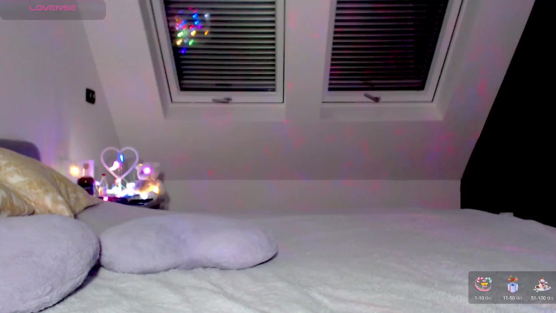 Gallery image thumbnail from Alliciya's myfreecams stream on, 12/27/2024, 21:29 image 15 of 20