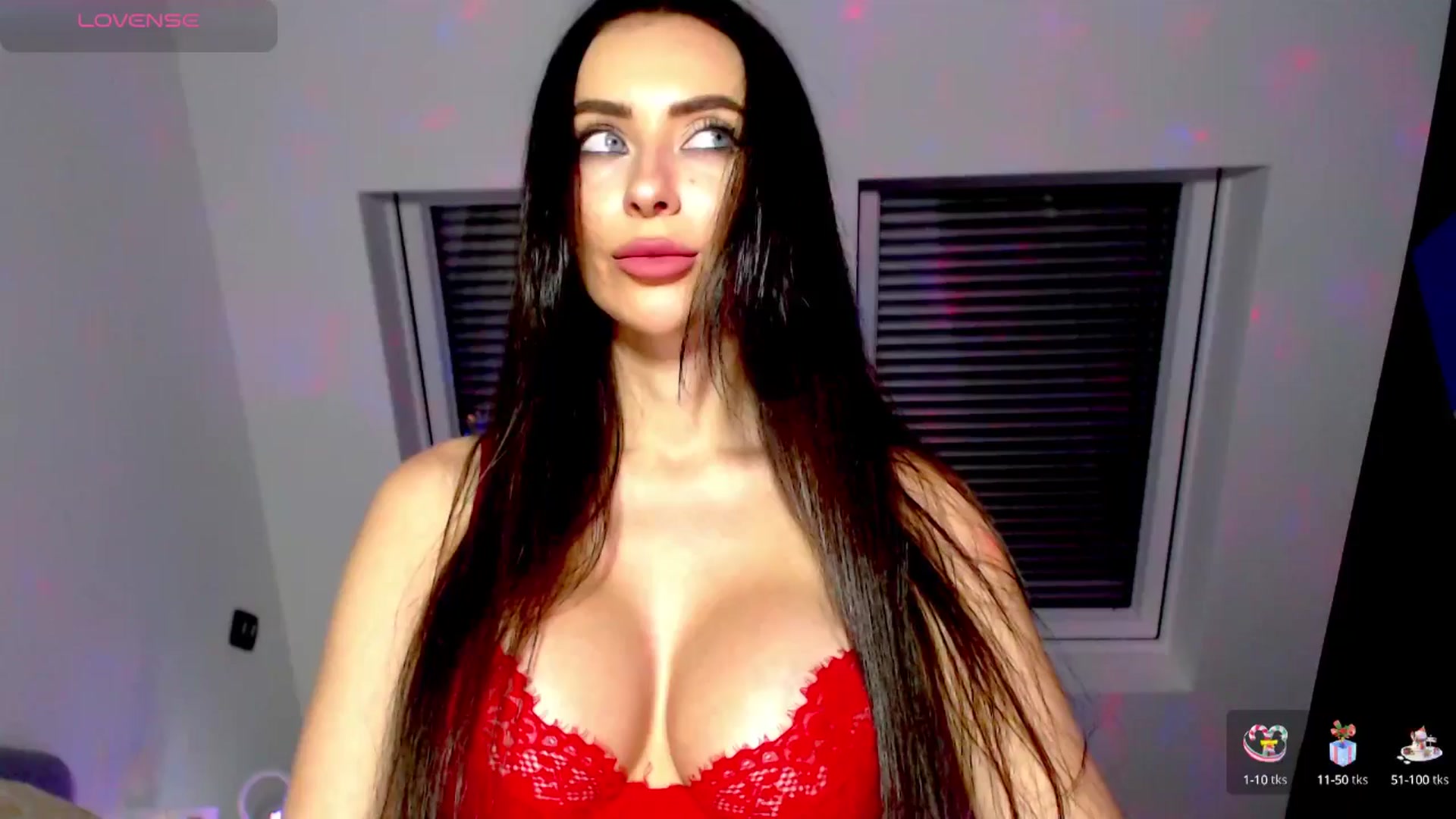 Gallery image thumbnail from Alliciya's myfreecams stream on, 12/28/2024, 20:15 image 2 of 20